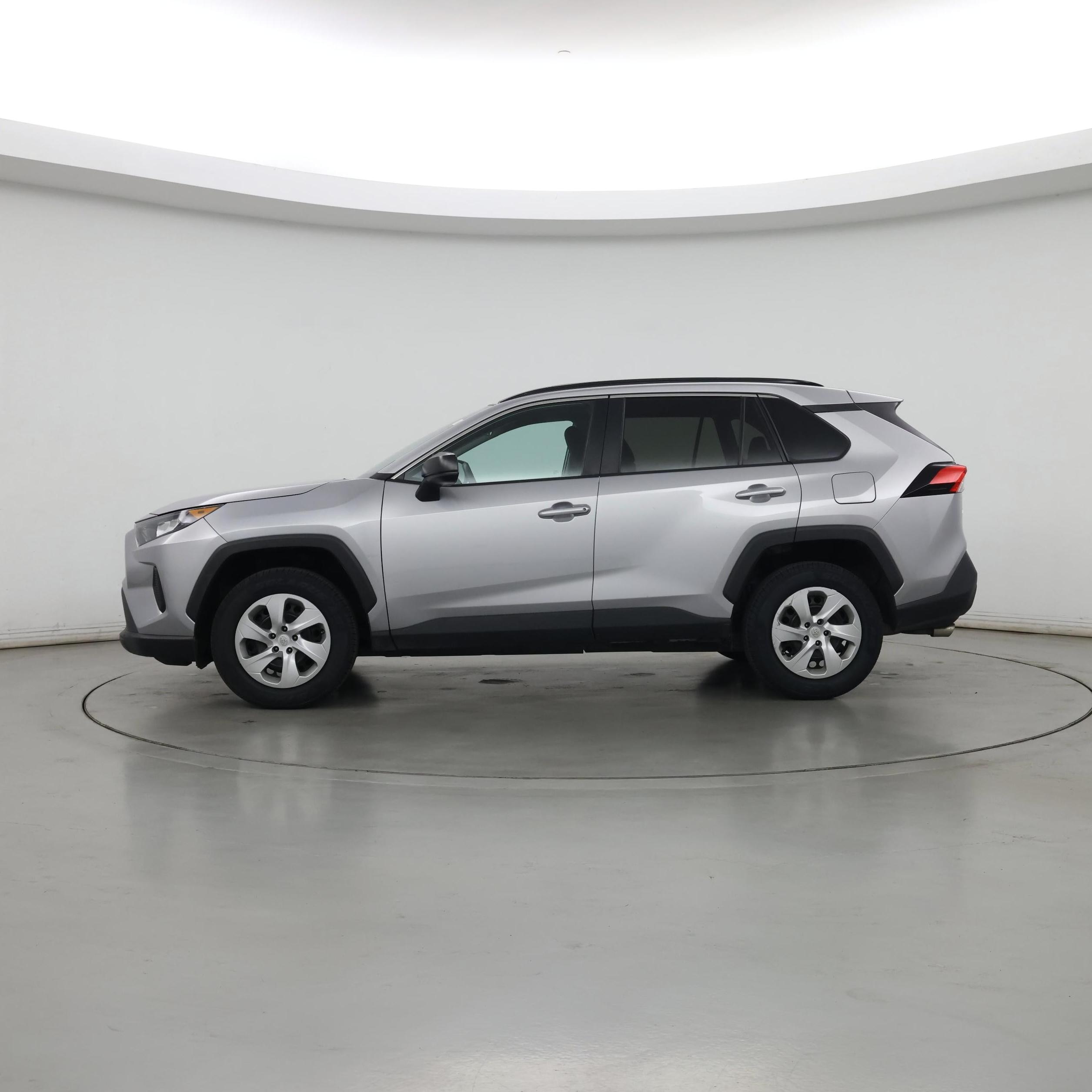 Thumbnail: 2021 Toyota RAV4 - 3