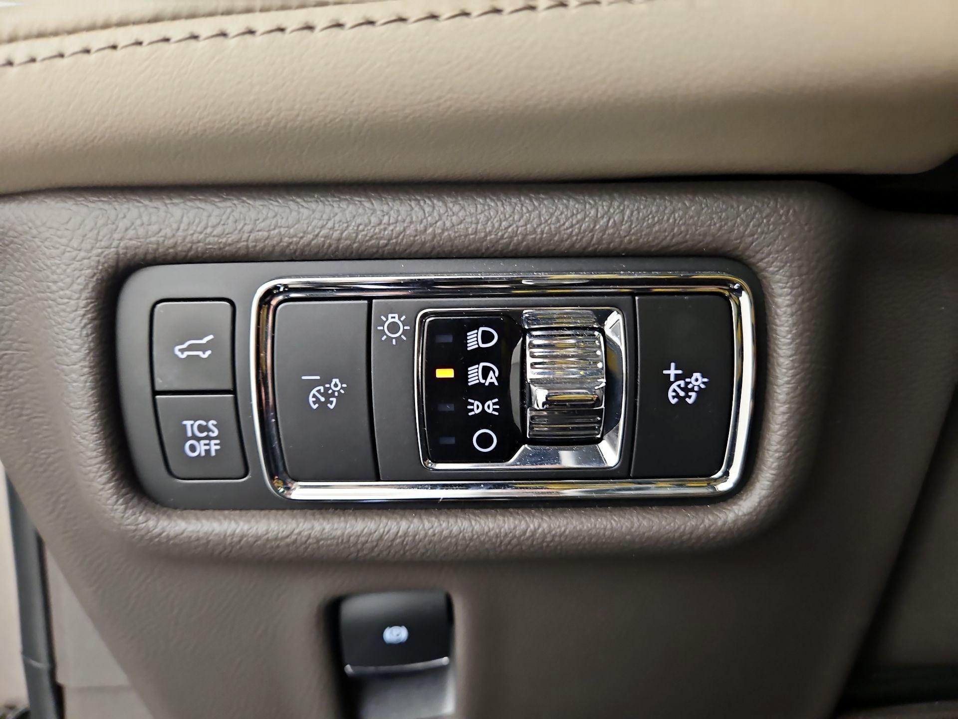 Thumbnail: 2021 Lincoln Nautilus - 13