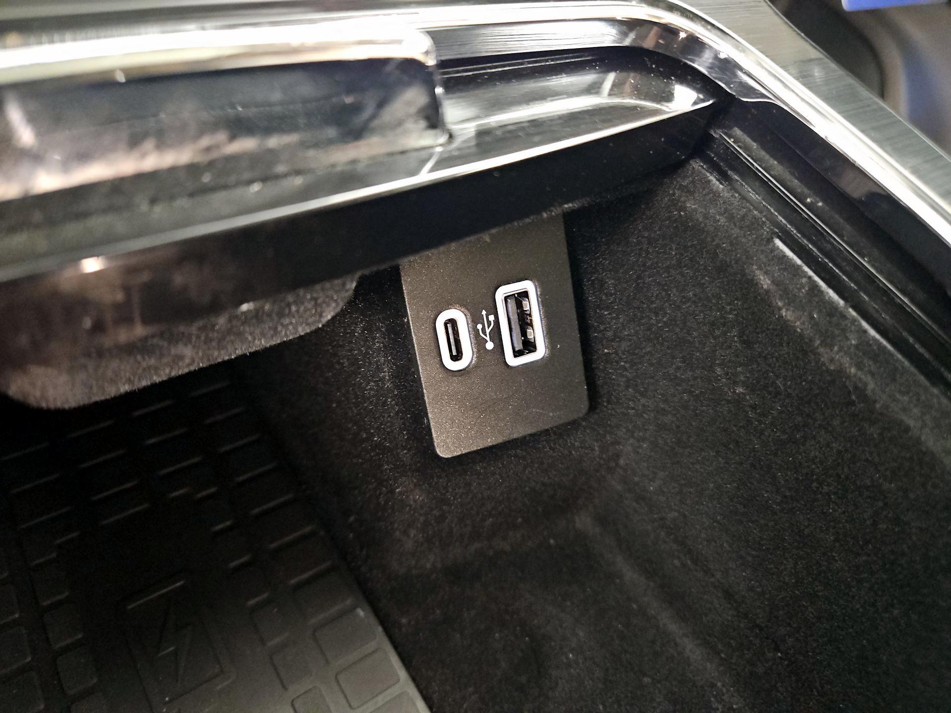 Thumbnail: 2021 Lincoln Nautilus - 19