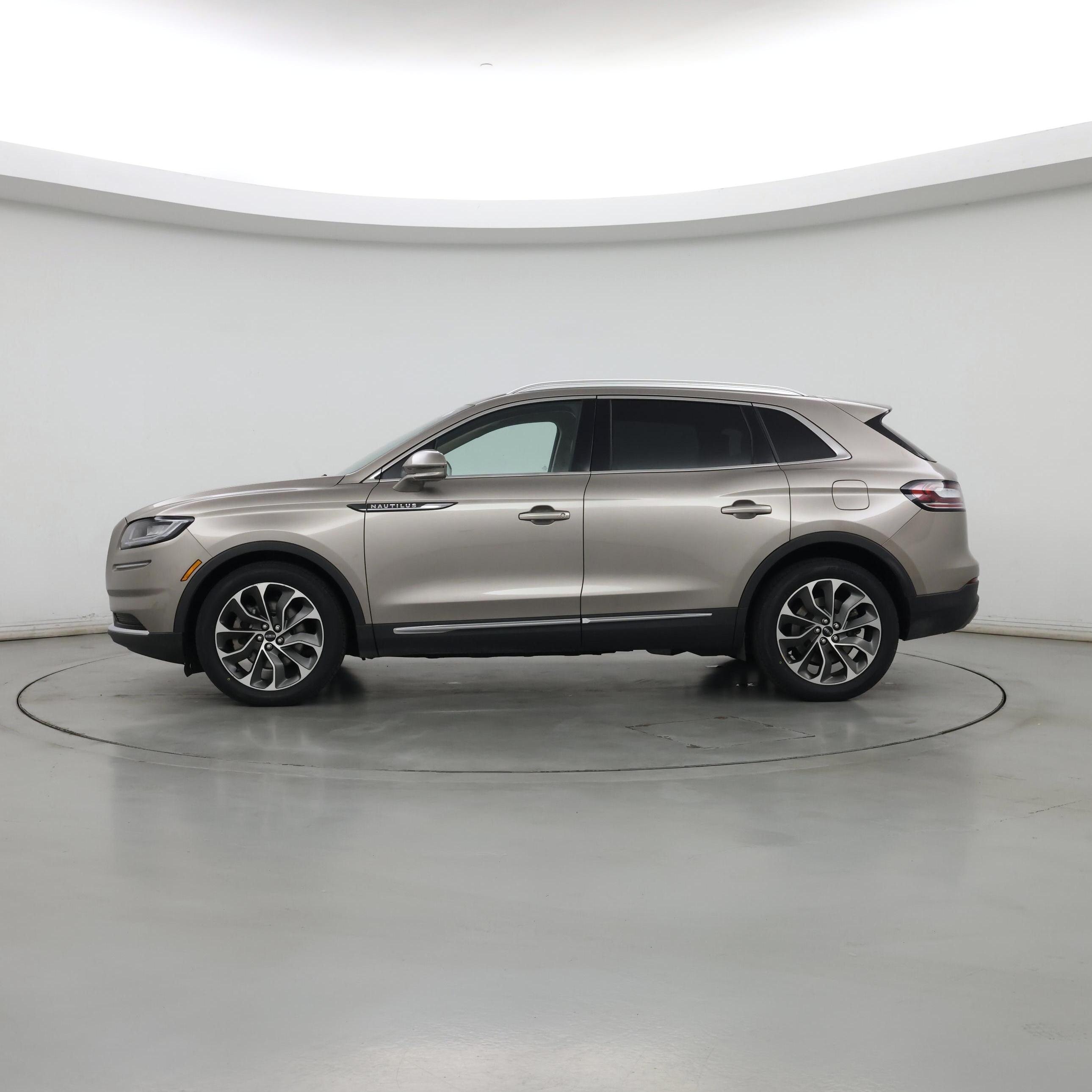 Thumbnail: 2021 Lincoln Nautilus - 3