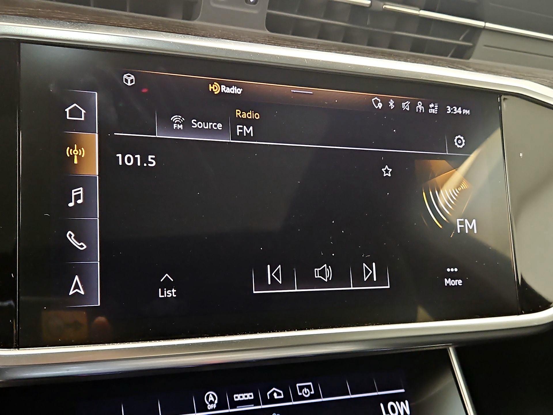 Thumbnail: 2021 Audi A6 - 16