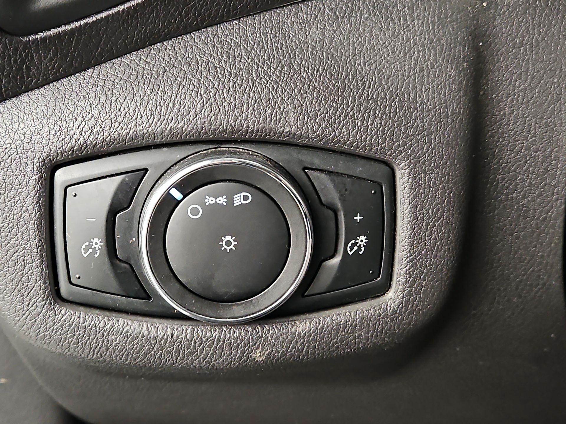 Thumbnail: 2017 Ford Transit Series - 13