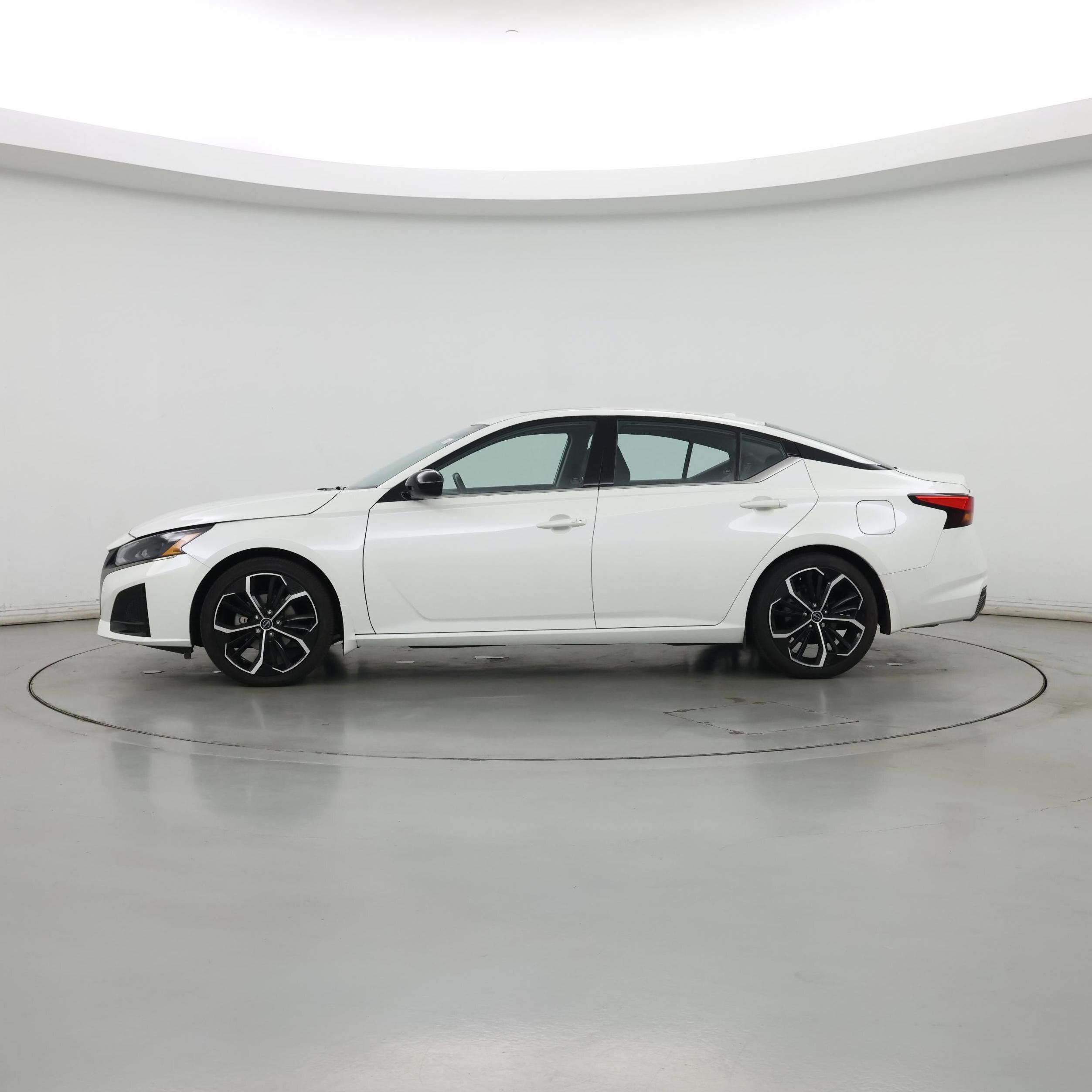 Thumbnail: 2023 Nissan Altima - 3