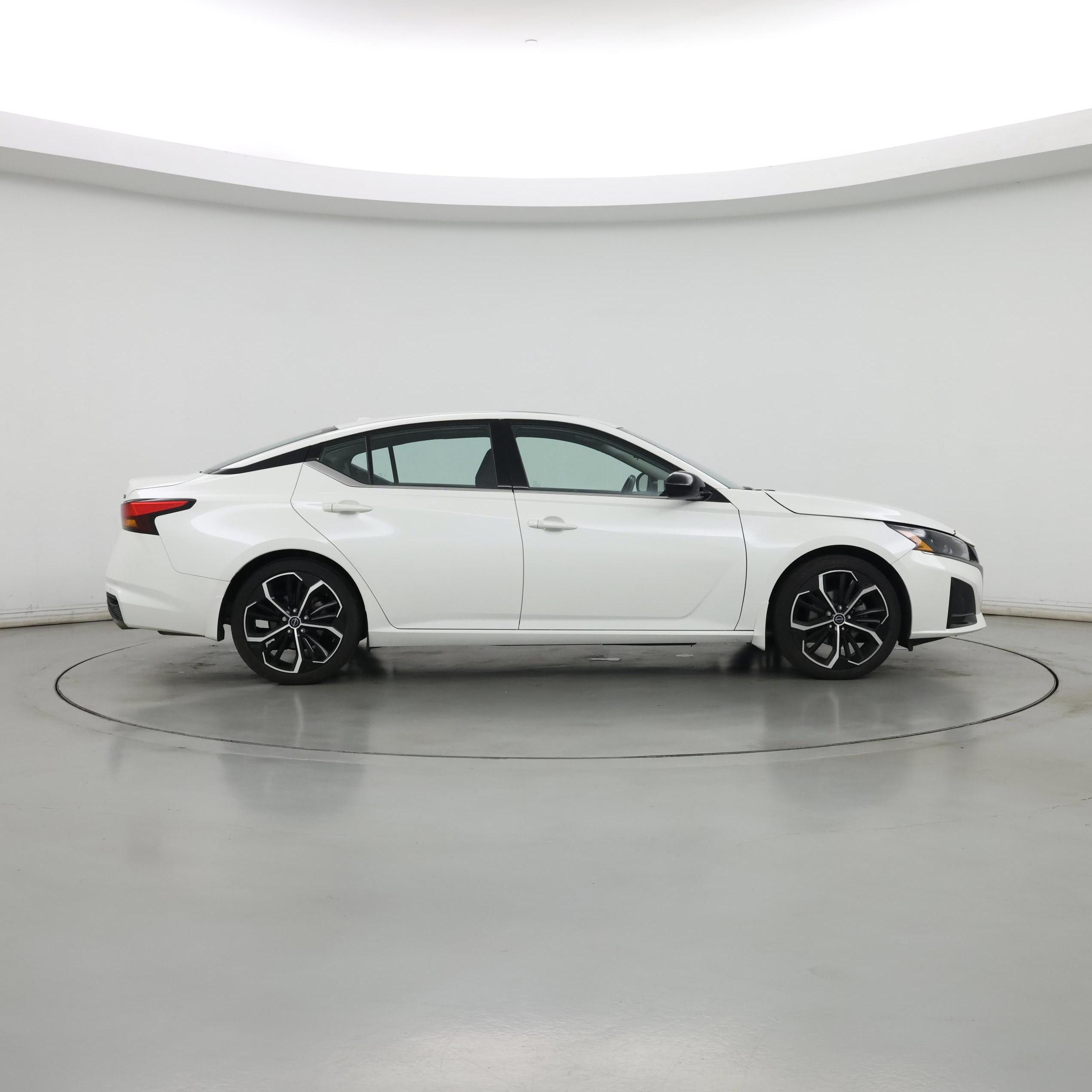 Thumbnail: 2023 Nissan Altima - 7