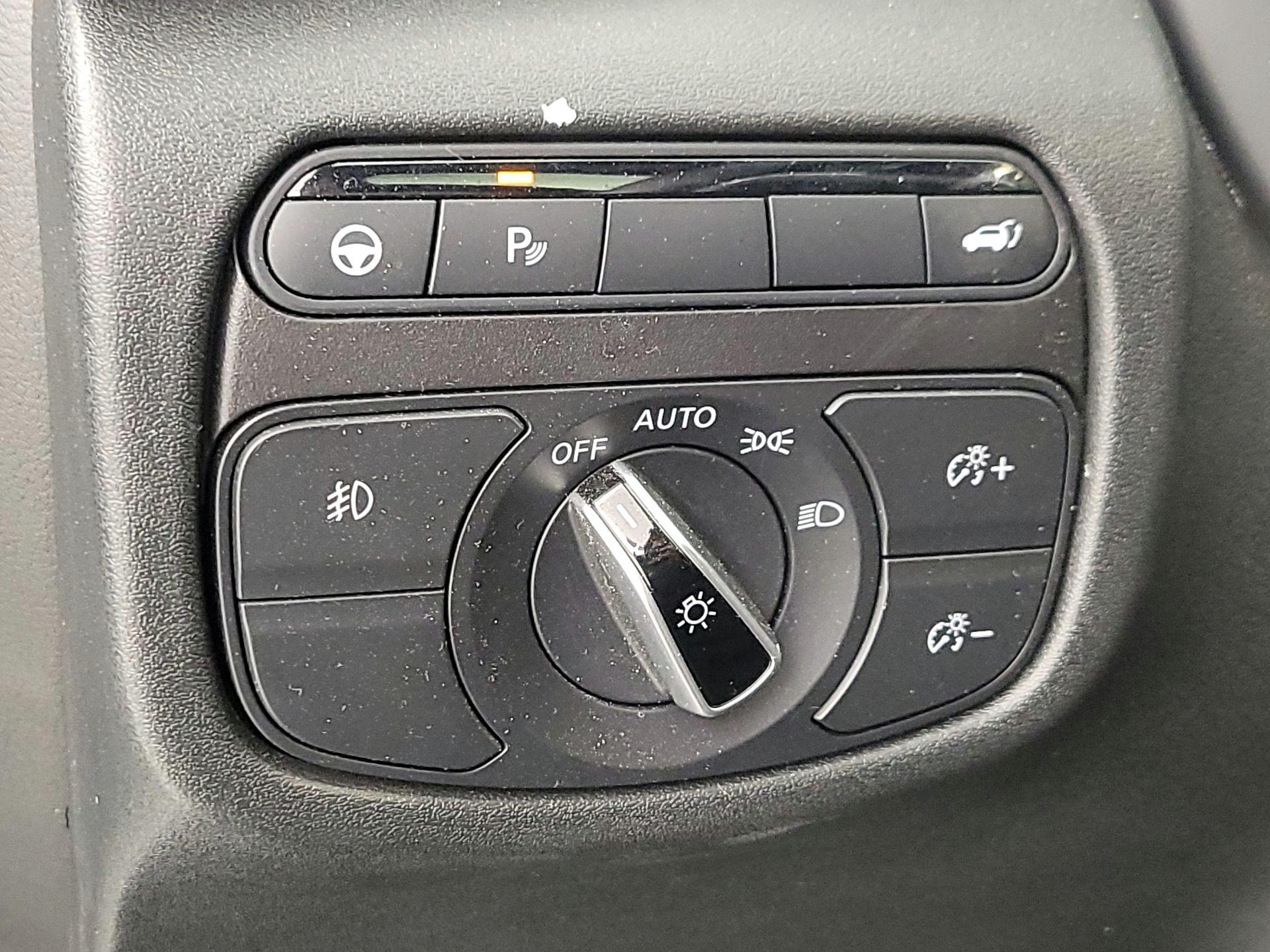 Thumbnail: 2023 INFINITI QX55 - 13