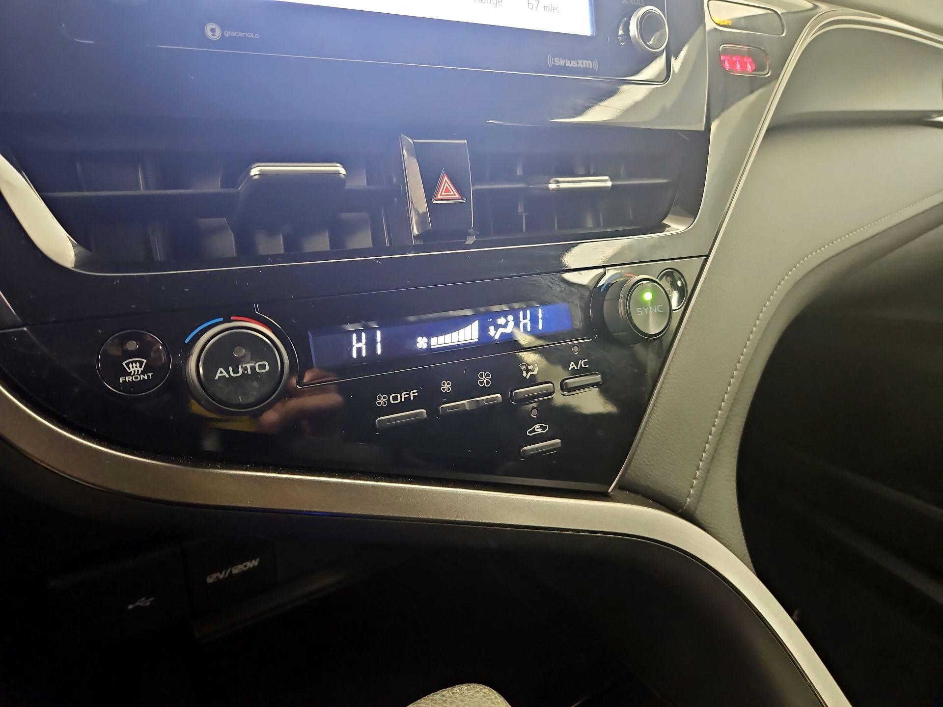 Thumbnail: 2022 Toyota Camry - 16