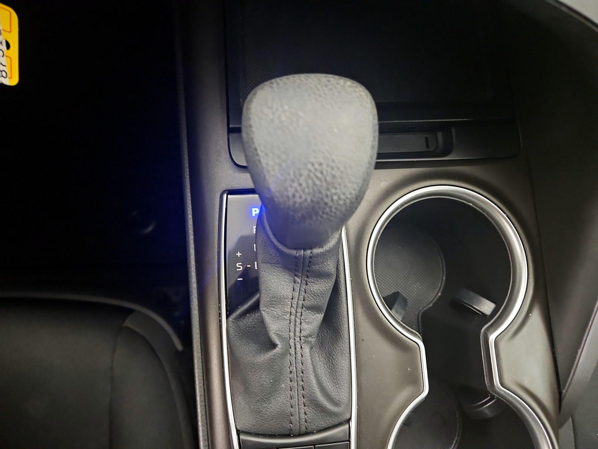 Thumbnail: 2022 Toyota Camry - 17