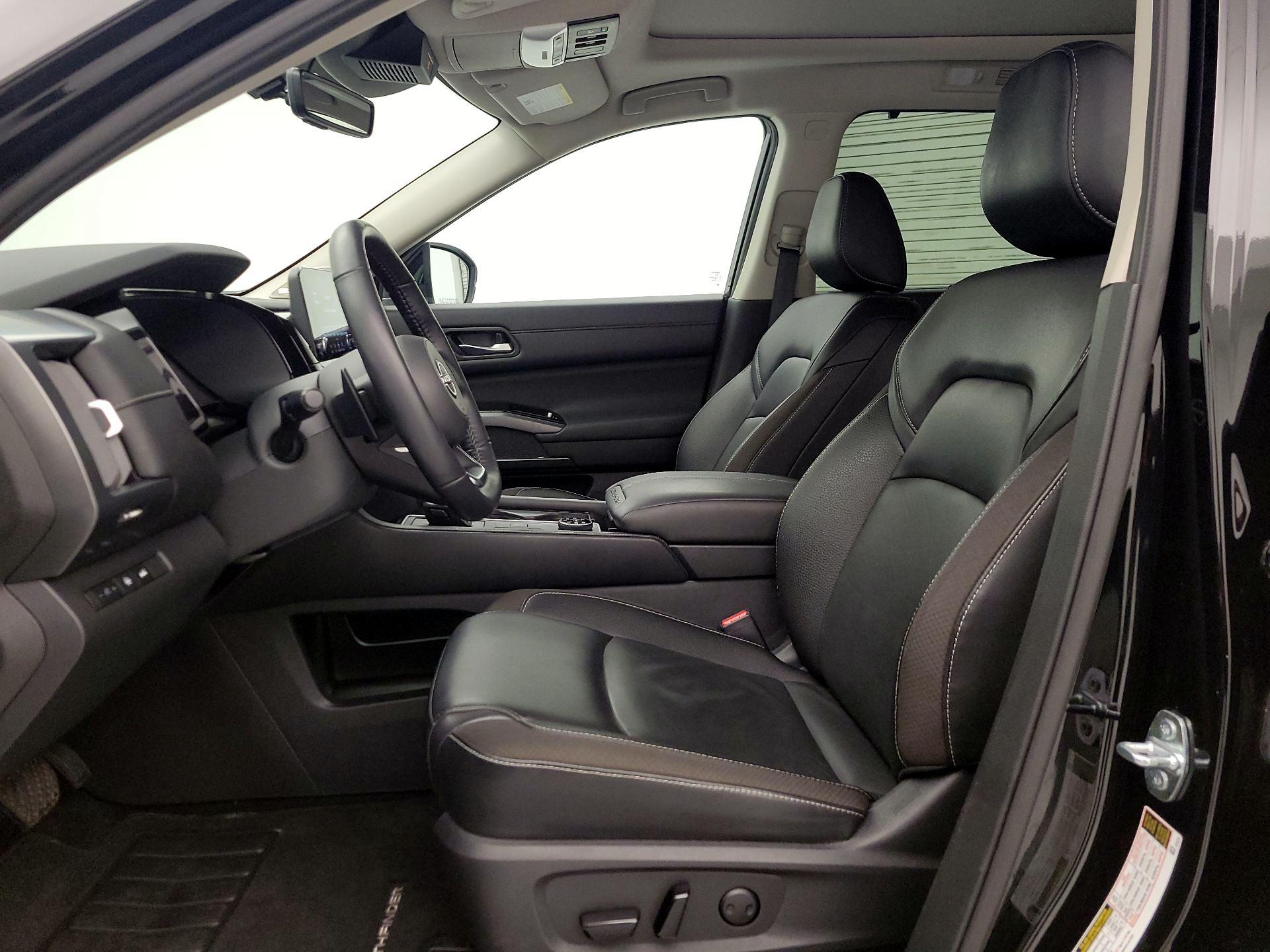 Thumbnail: 2023 Nissan Pathfinder - 11