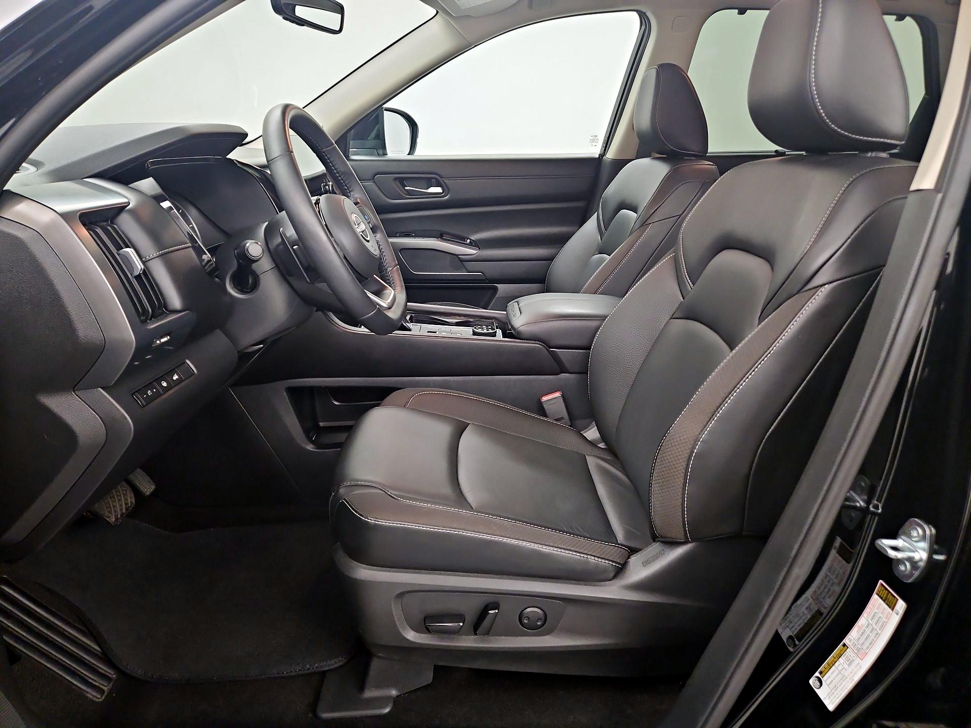 Thumbnail: 2023 Nissan Pathfinder - 11