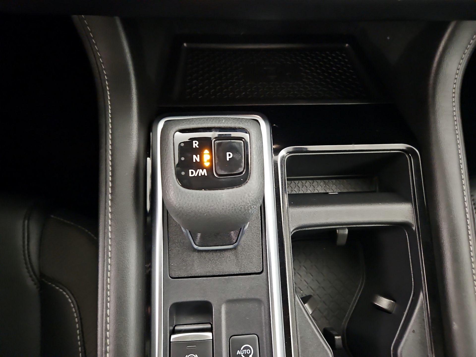 Thumbnail: 2023 Nissan Pathfinder - 18