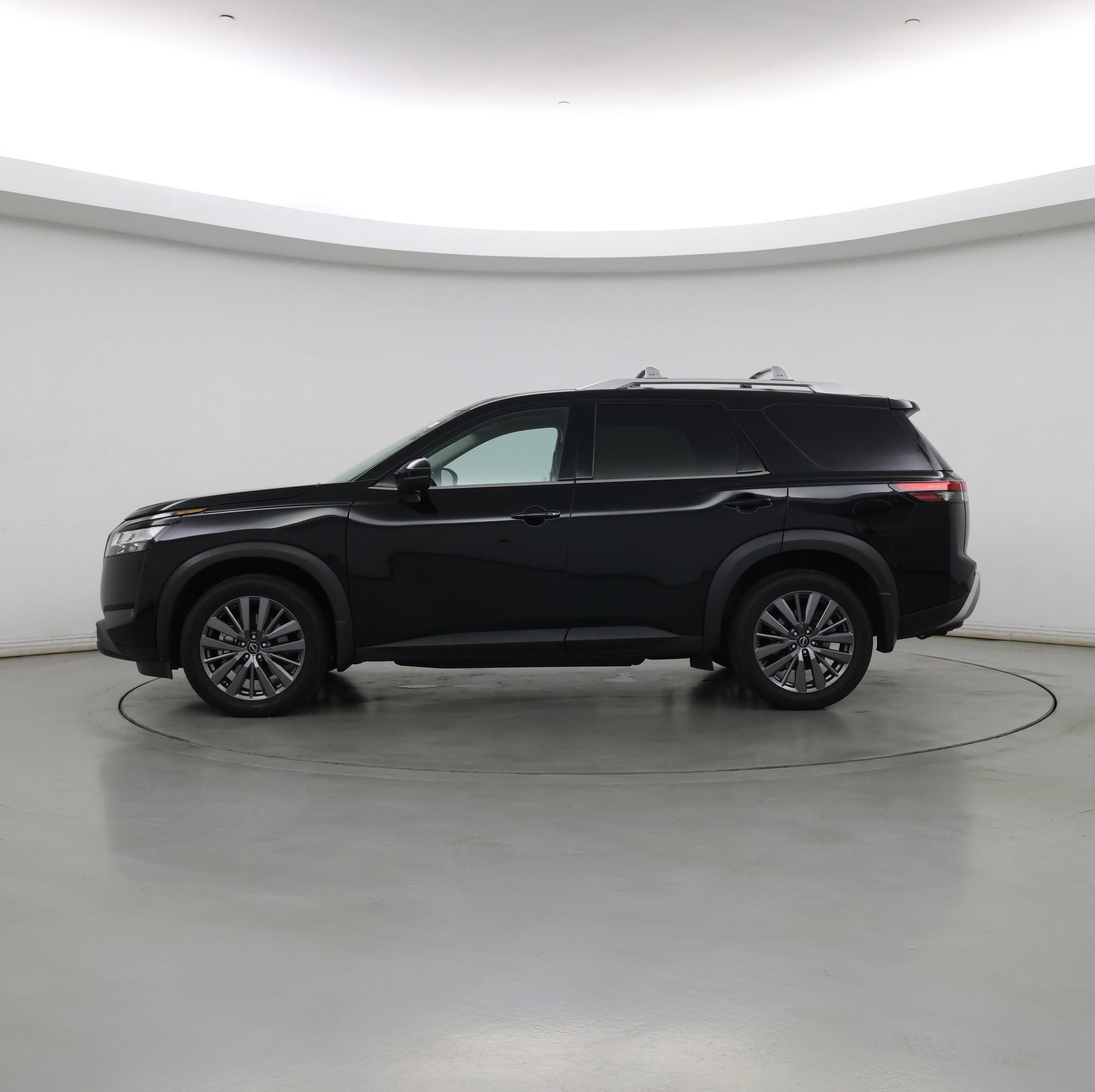 Thumbnail: 2023 Nissan Pathfinder - 3