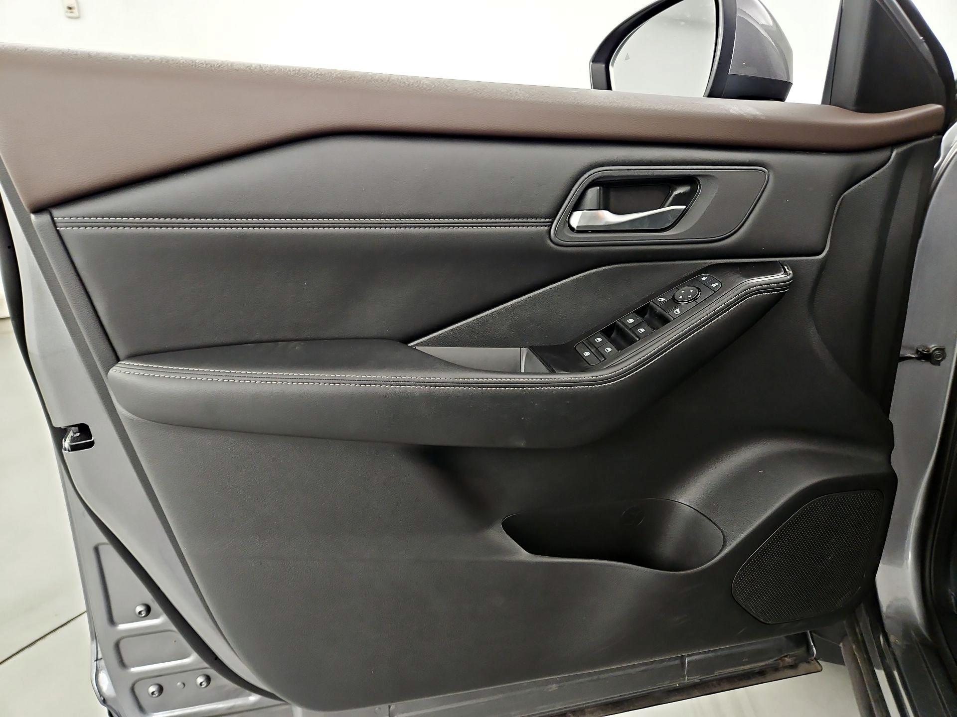 Thumbnail: 2023 Nissan Rogue - 12