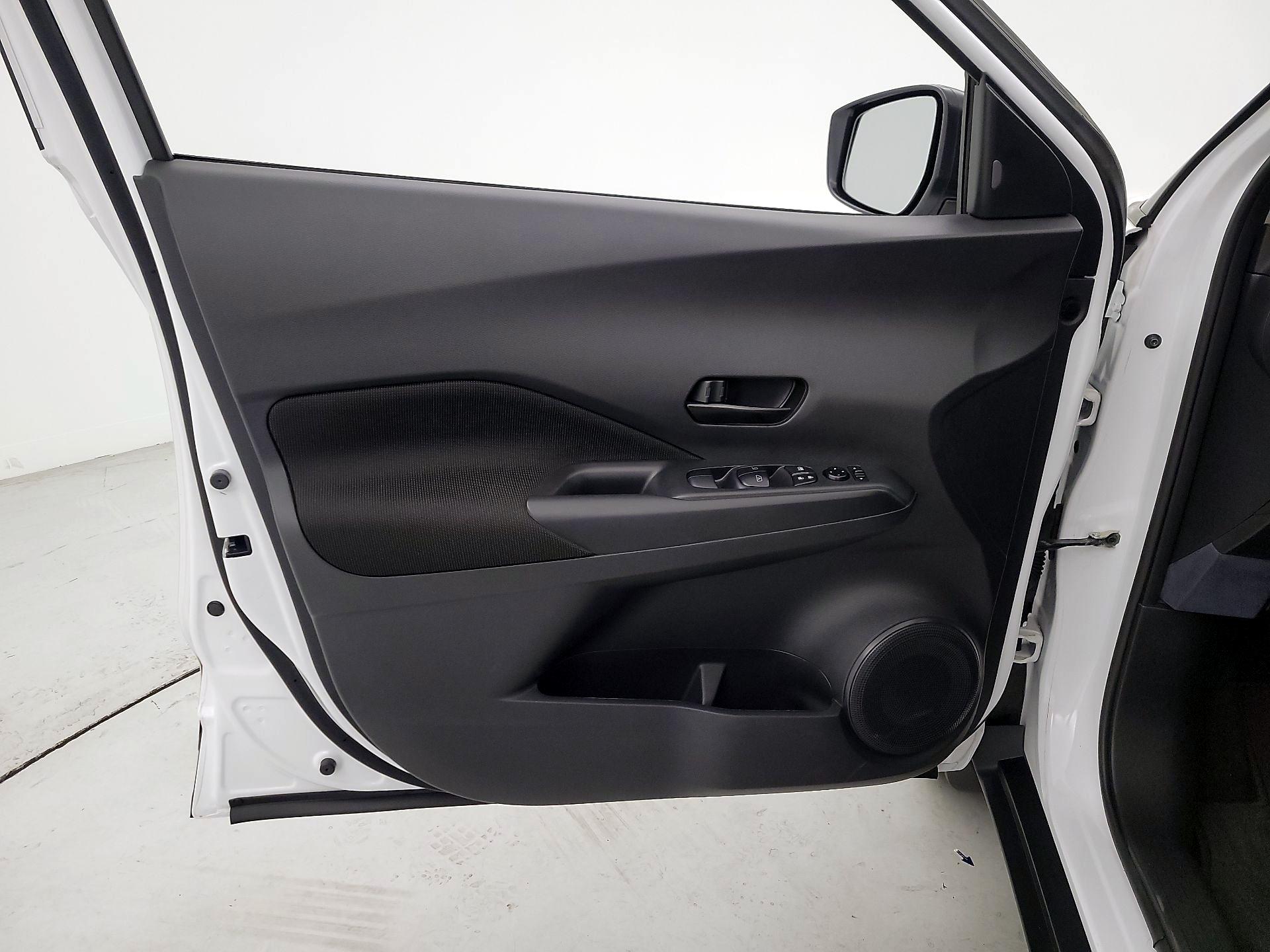 Thumbnail: 2023 Nissan Kicks - 12