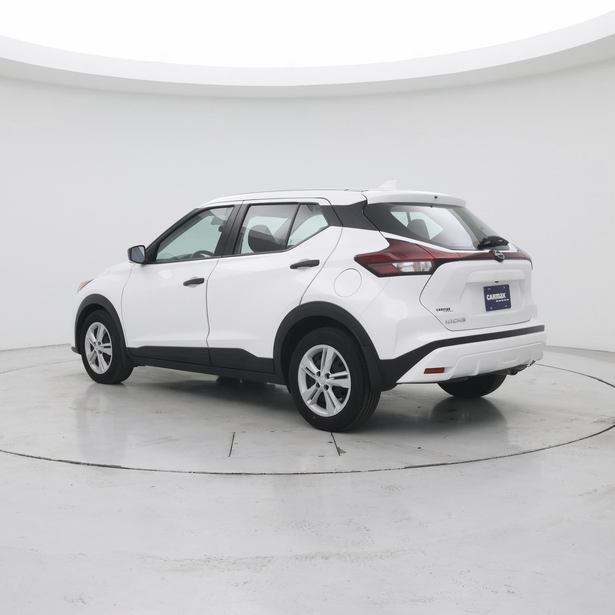 Thumbnail: 2023 Nissan Kicks - 2