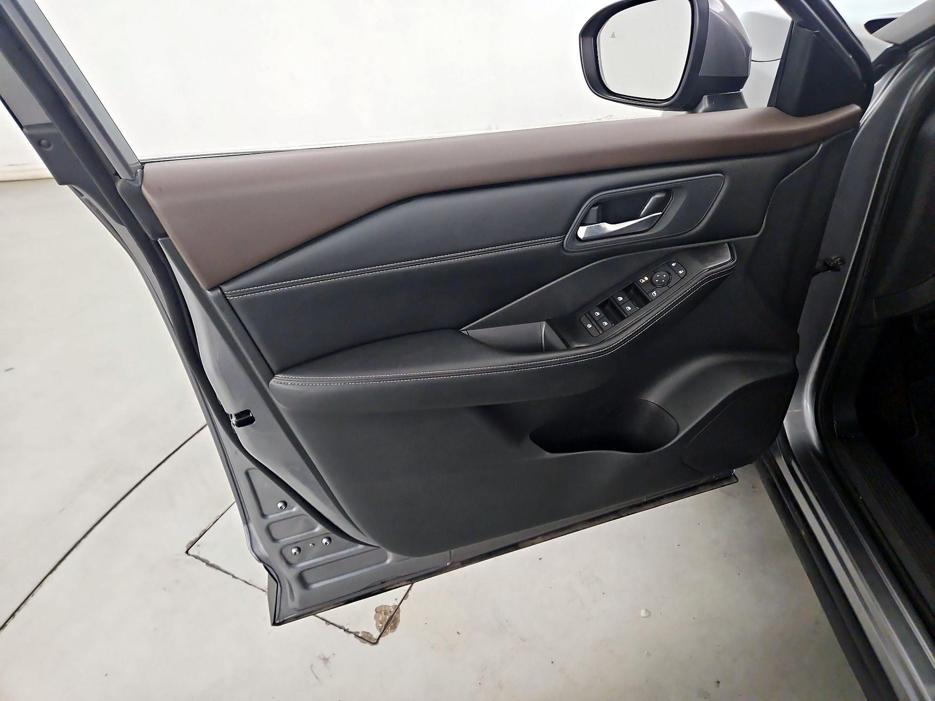 Thumbnail: 2023 Nissan Rogue - 12