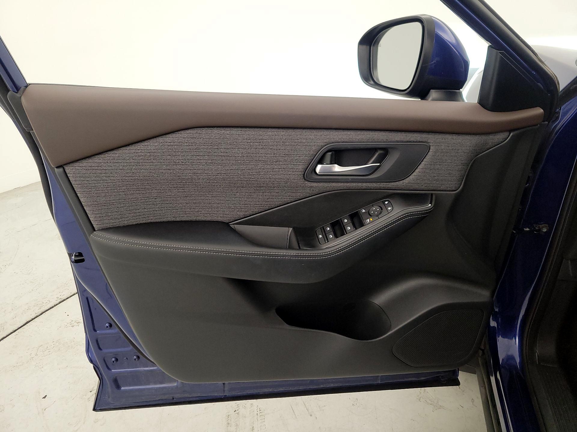 Thumbnail: 2023 Nissan Rogue - 12