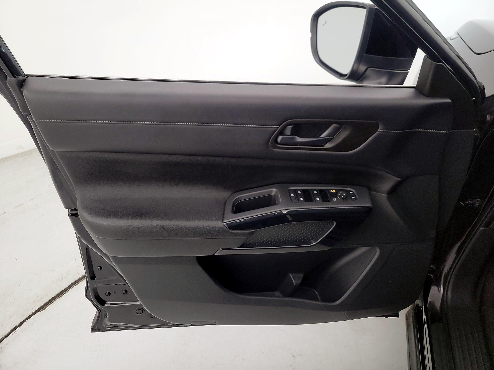 Thumbnail: 2023 Nissan Pathfinder - 12