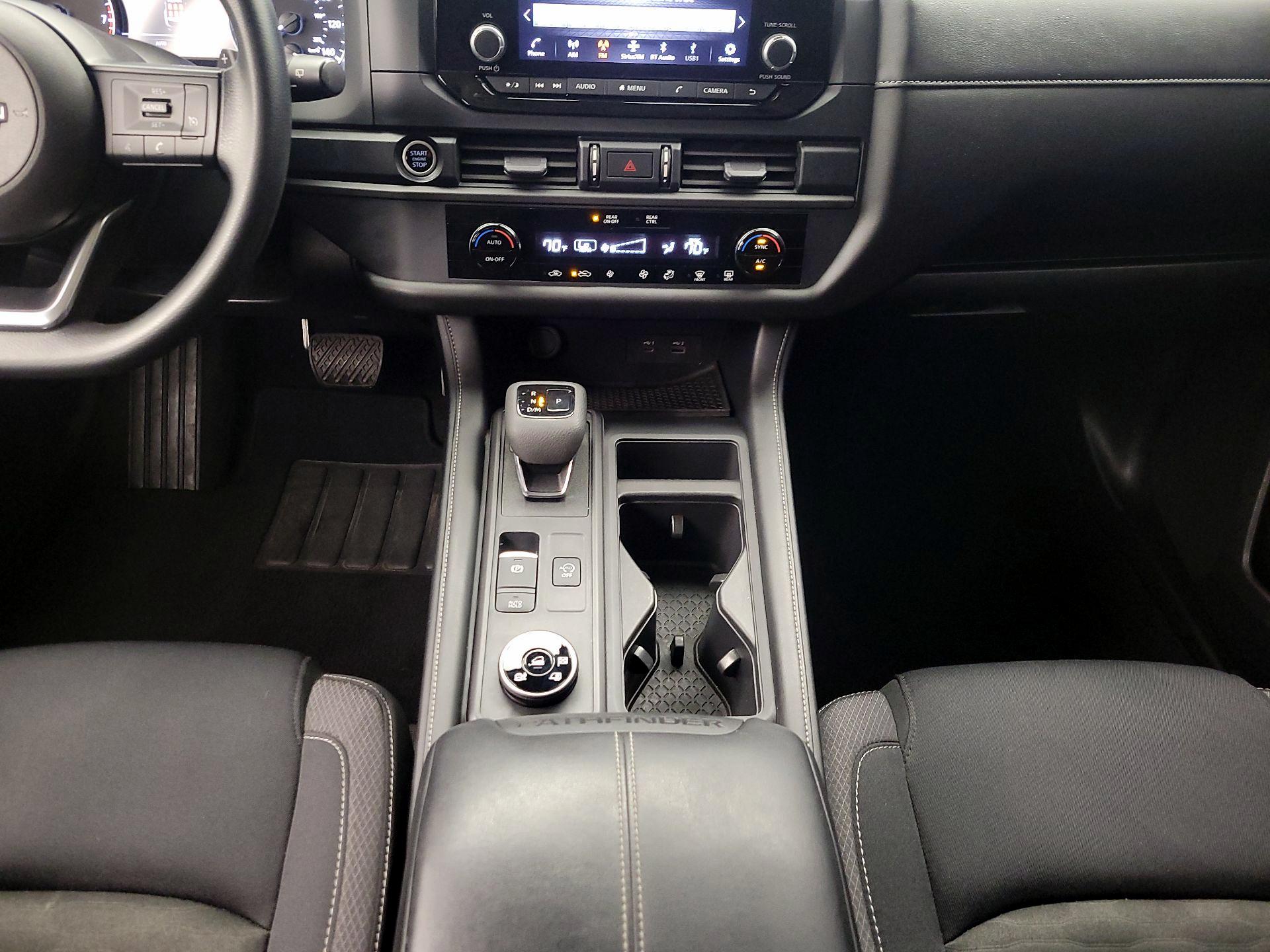 Thumbnail: 2023 Nissan Pathfinder - 17