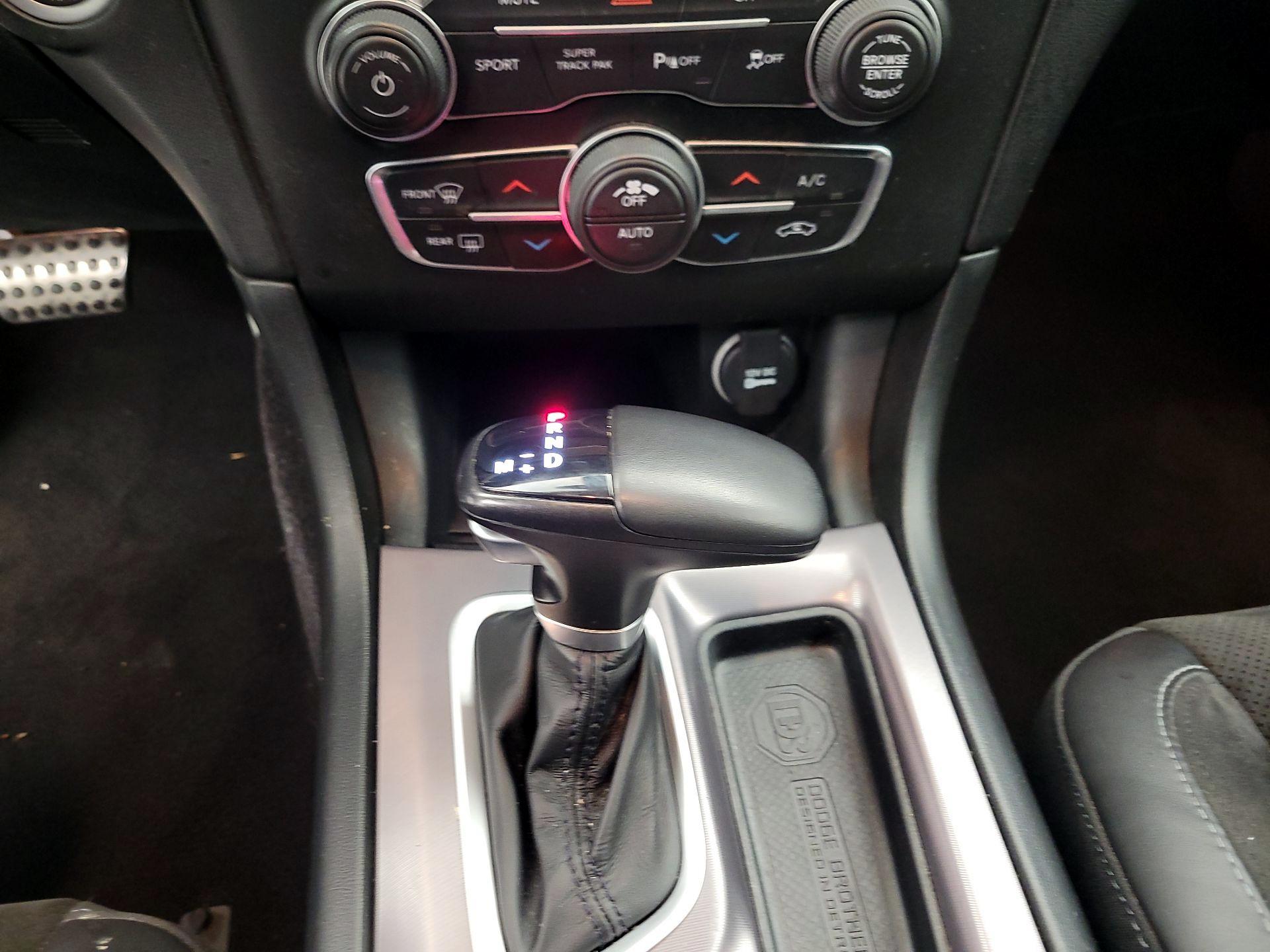 Thumbnail: 2022 Dodge Charger - 16