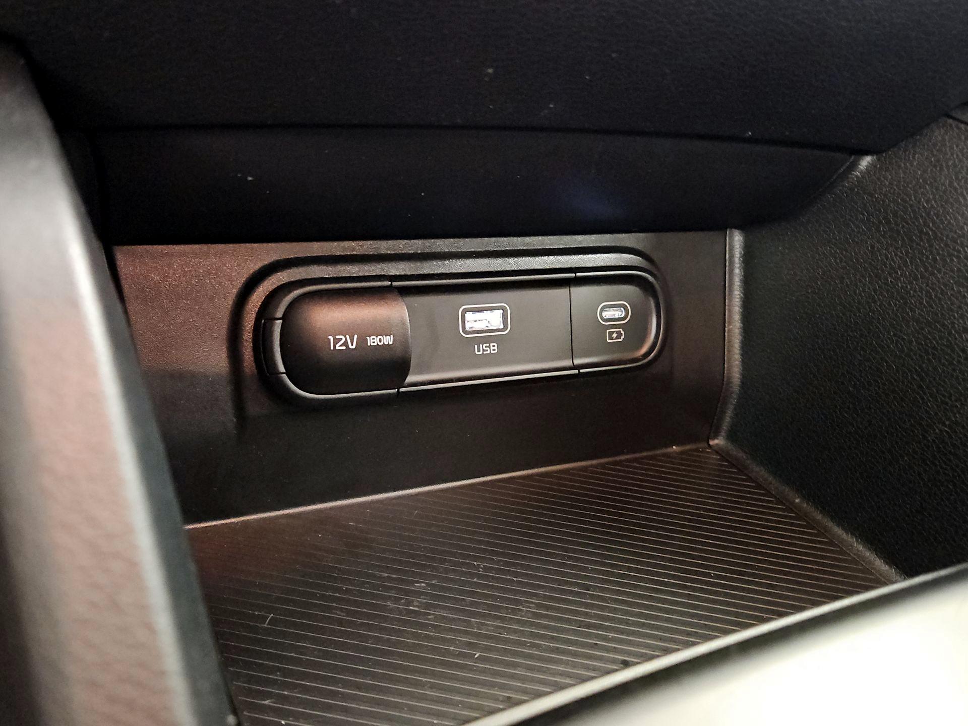 Thumbnail: 2023 Kia Sportage - 18