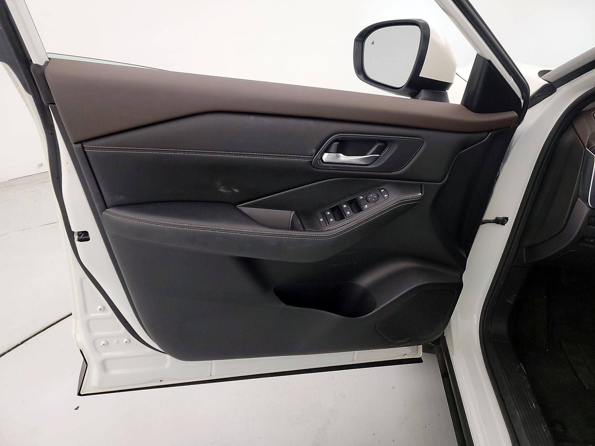 Thumbnail: 2022 Nissan Rogue - 12