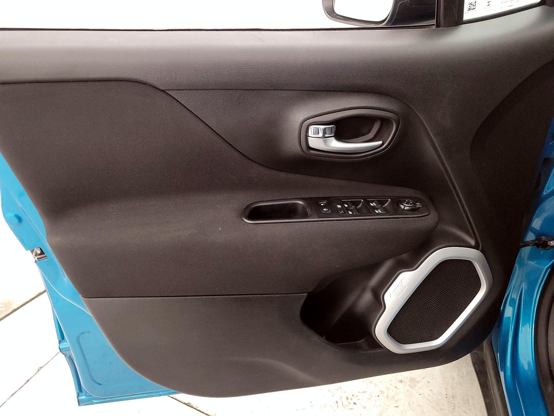 Thumbnail: 2021 Jeep Renegade - 12