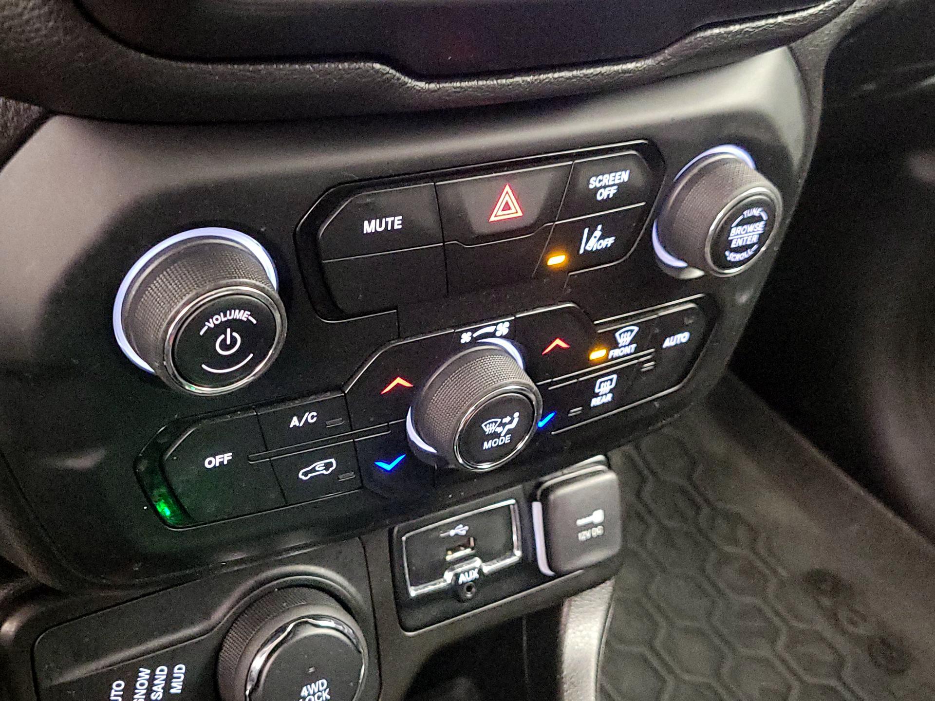 Thumbnail: 2021 Jeep Renegade - 17