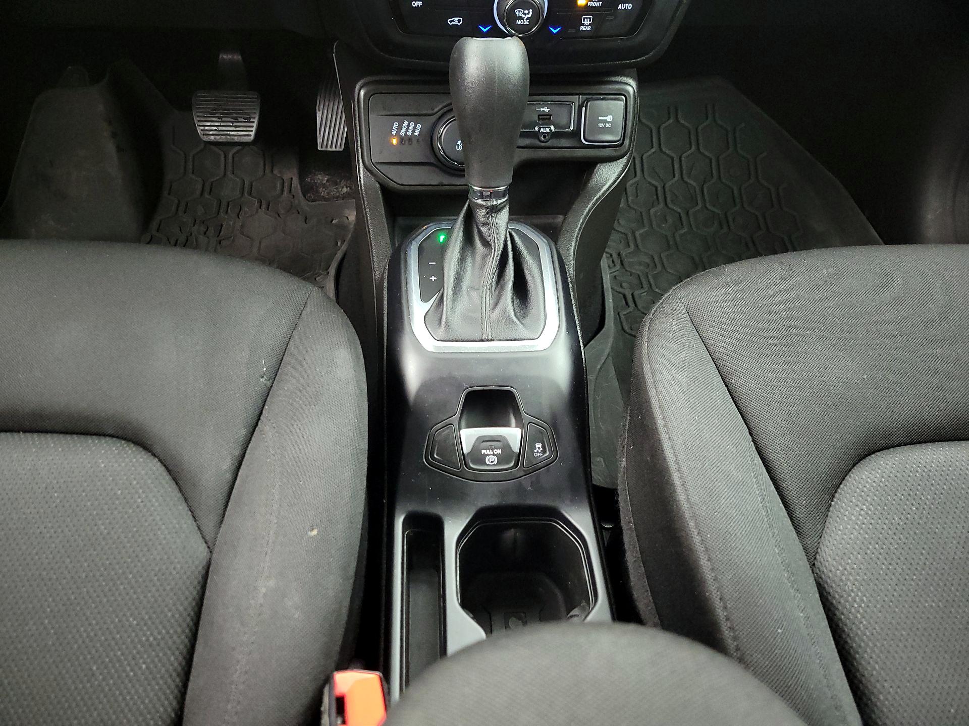 Thumbnail: 2021 Jeep Renegade - 18