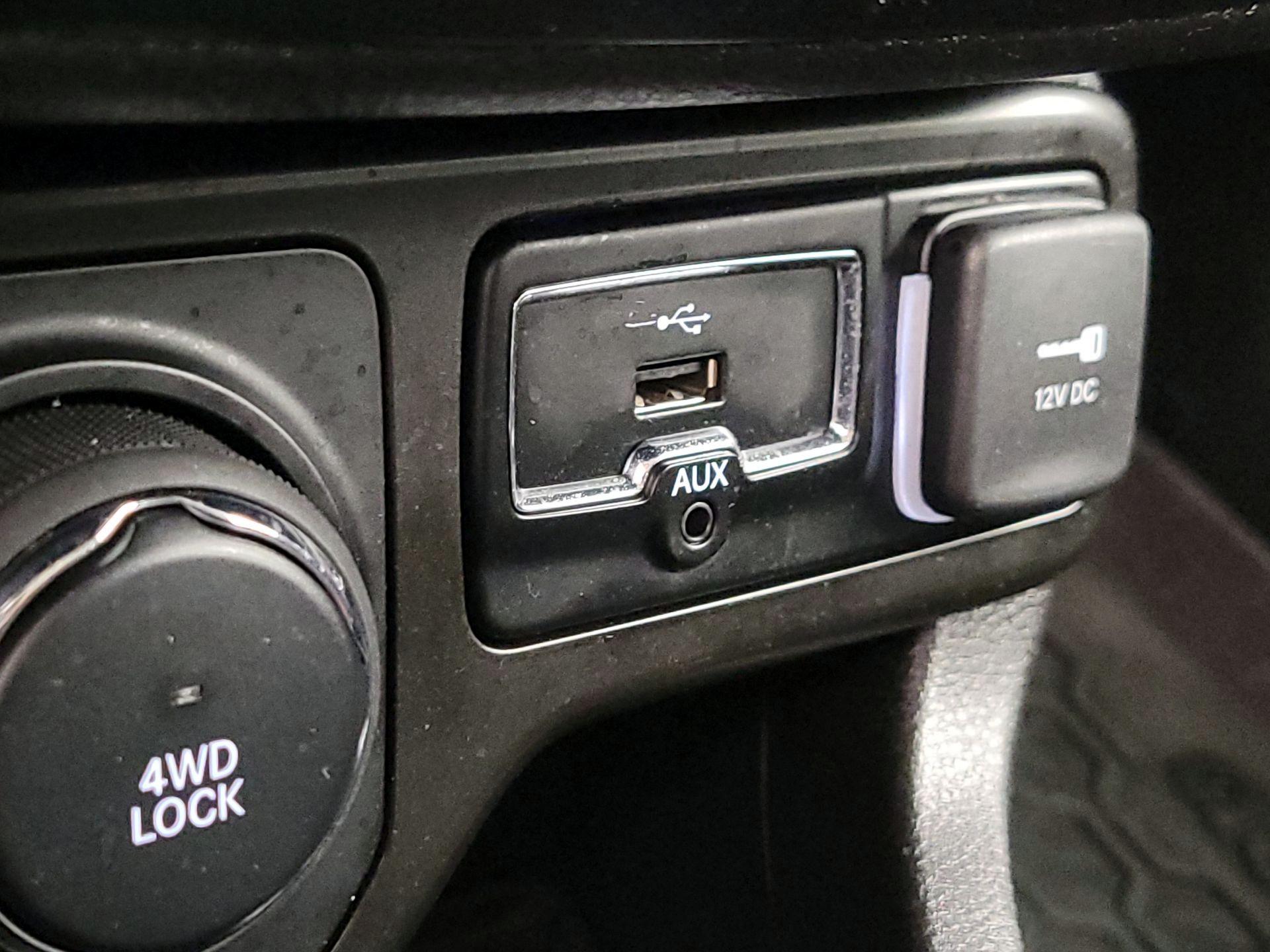 Thumbnail: 2021 Jeep Renegade - 19