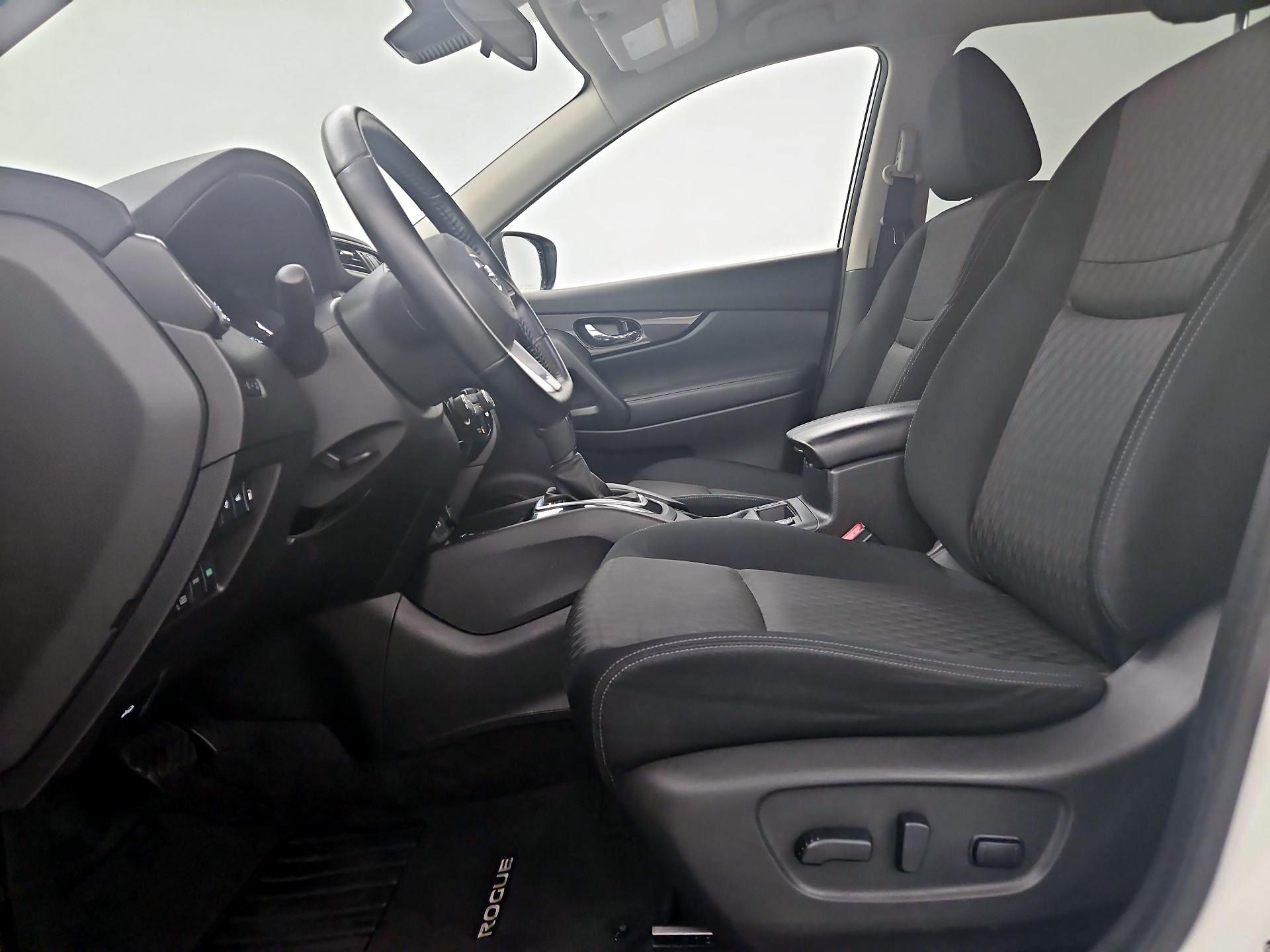 Thumbnail: 2020 Nissan Rogue - 11