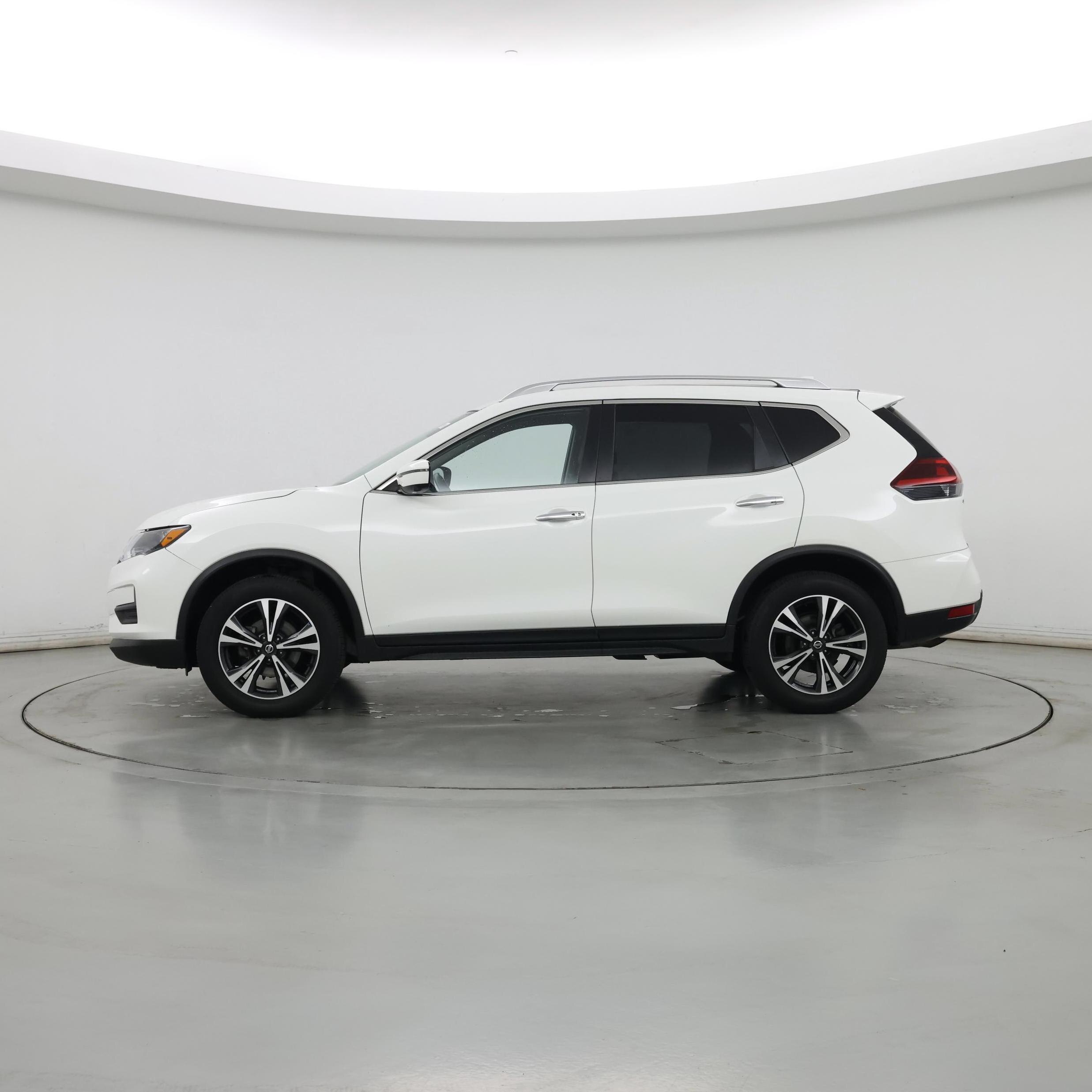 Thumbnail: 2020 Nissan Rogue - 3