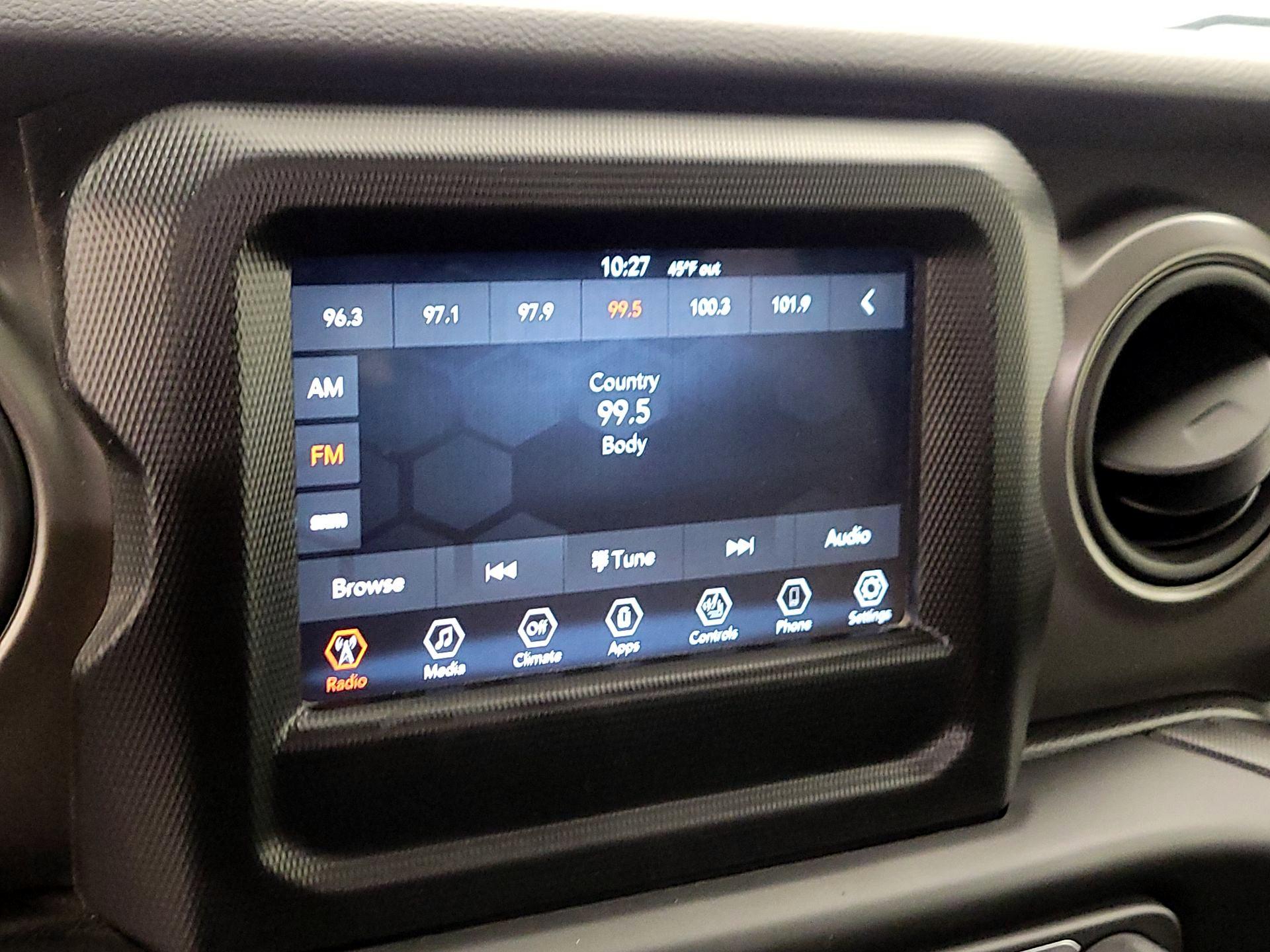 Thumbnail: 2022 Jeep Wrangler - 15