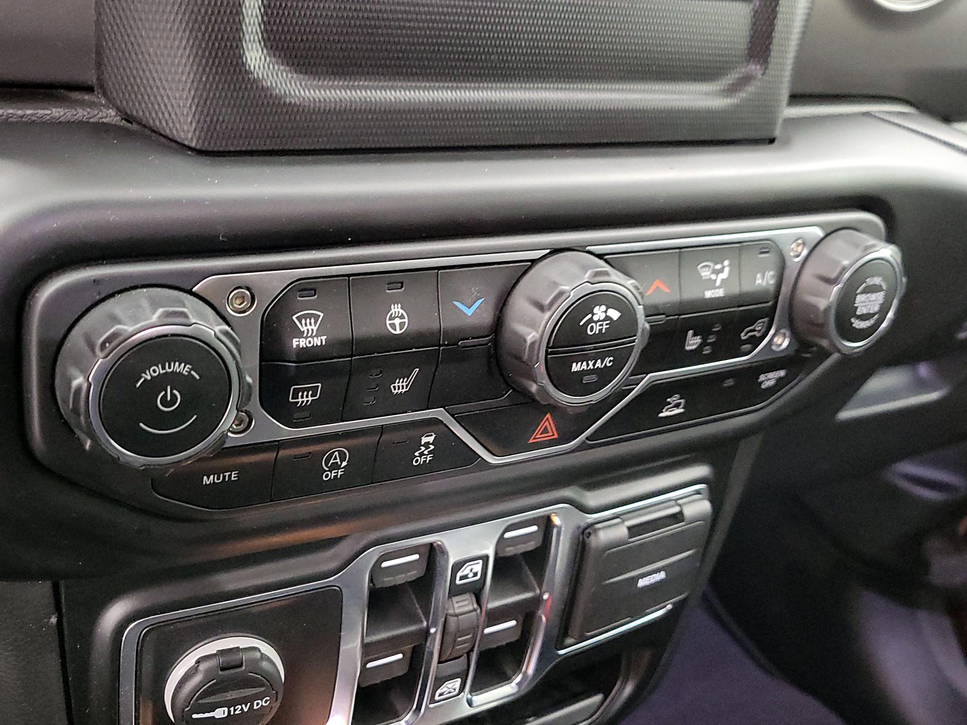 Thumbnail: 2022 Jeep Wrangler - 16