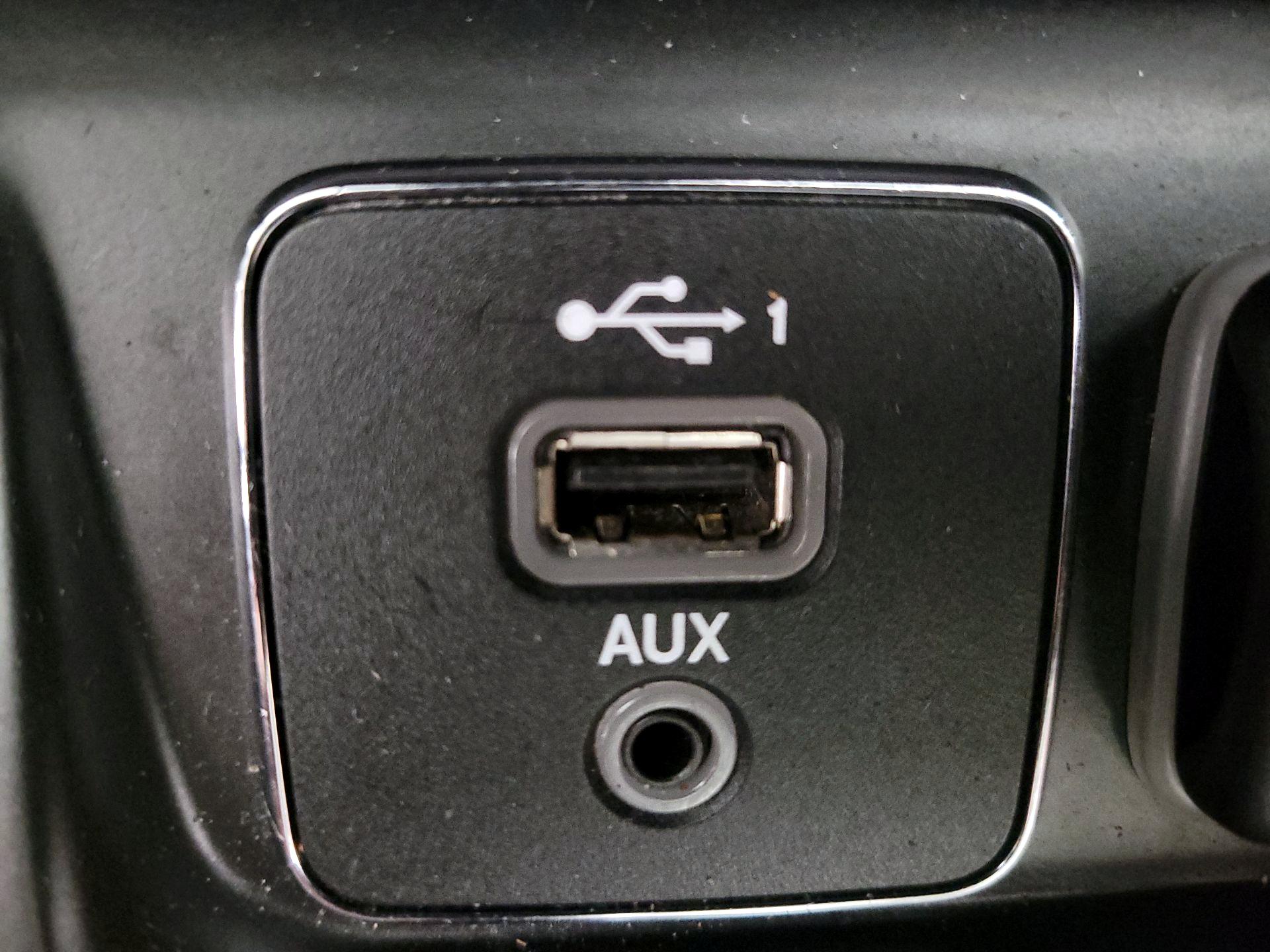 Thumbnail: 2023 Jeep Cherokee - 19