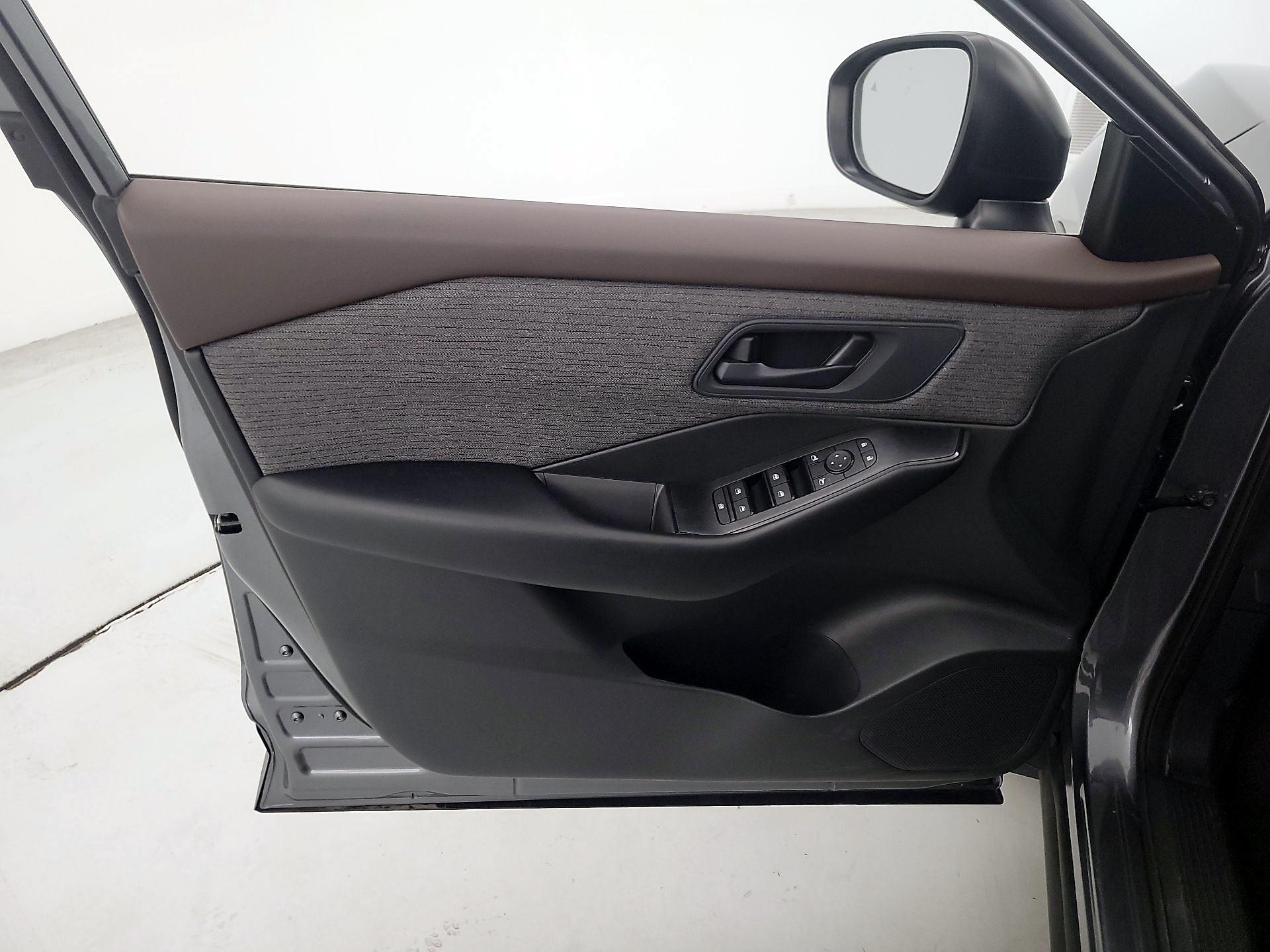 Thumbnail: 2023 Nissan Rogue - 12