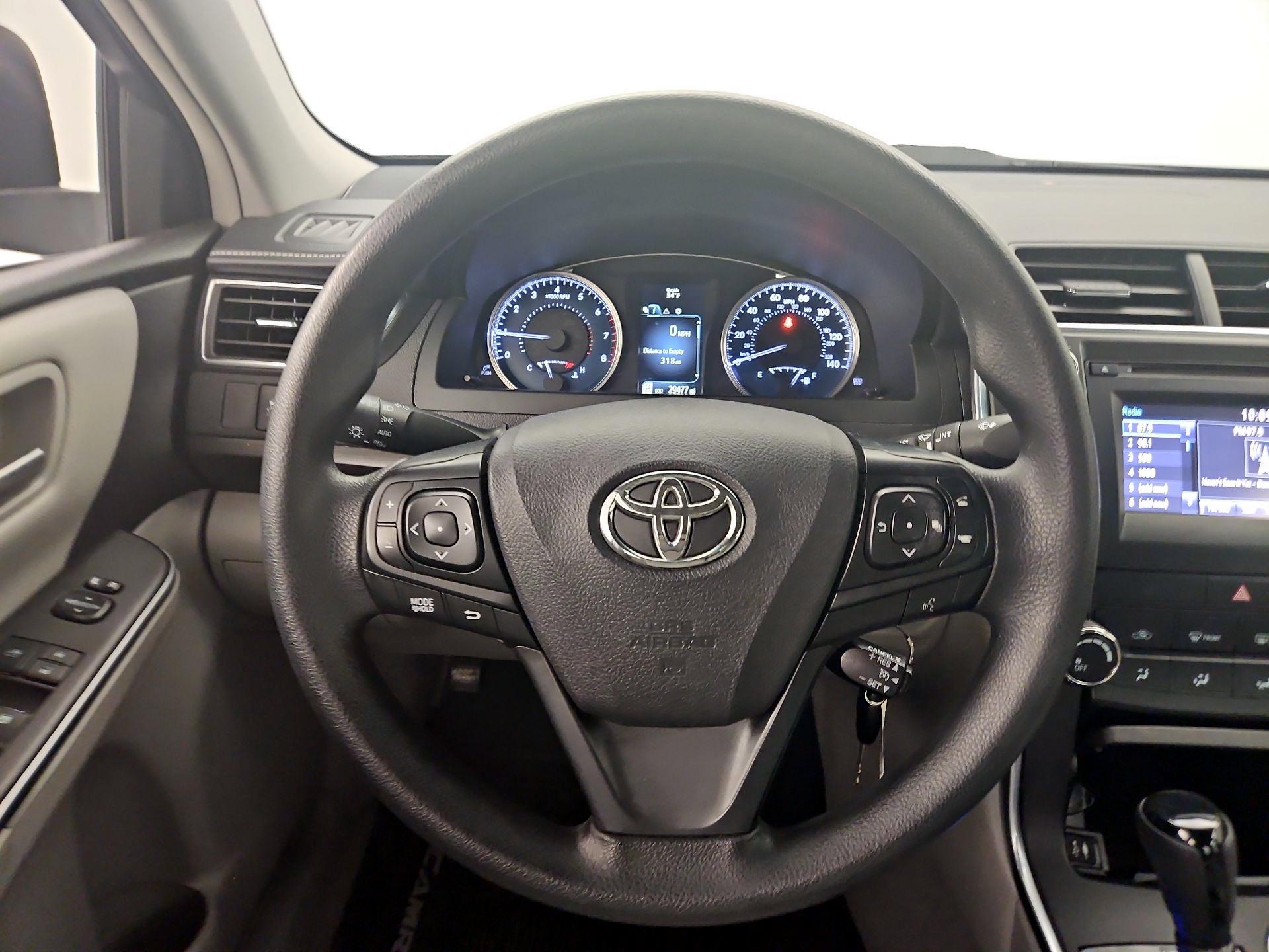 Thumbnail: 2017 Toyota Camry - 10