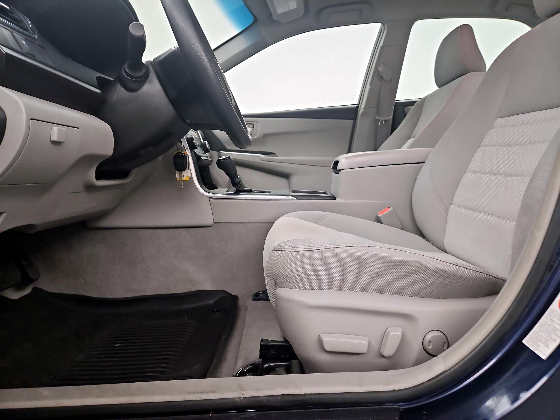 Thumbnail: 2017 Toyota Camry - 11