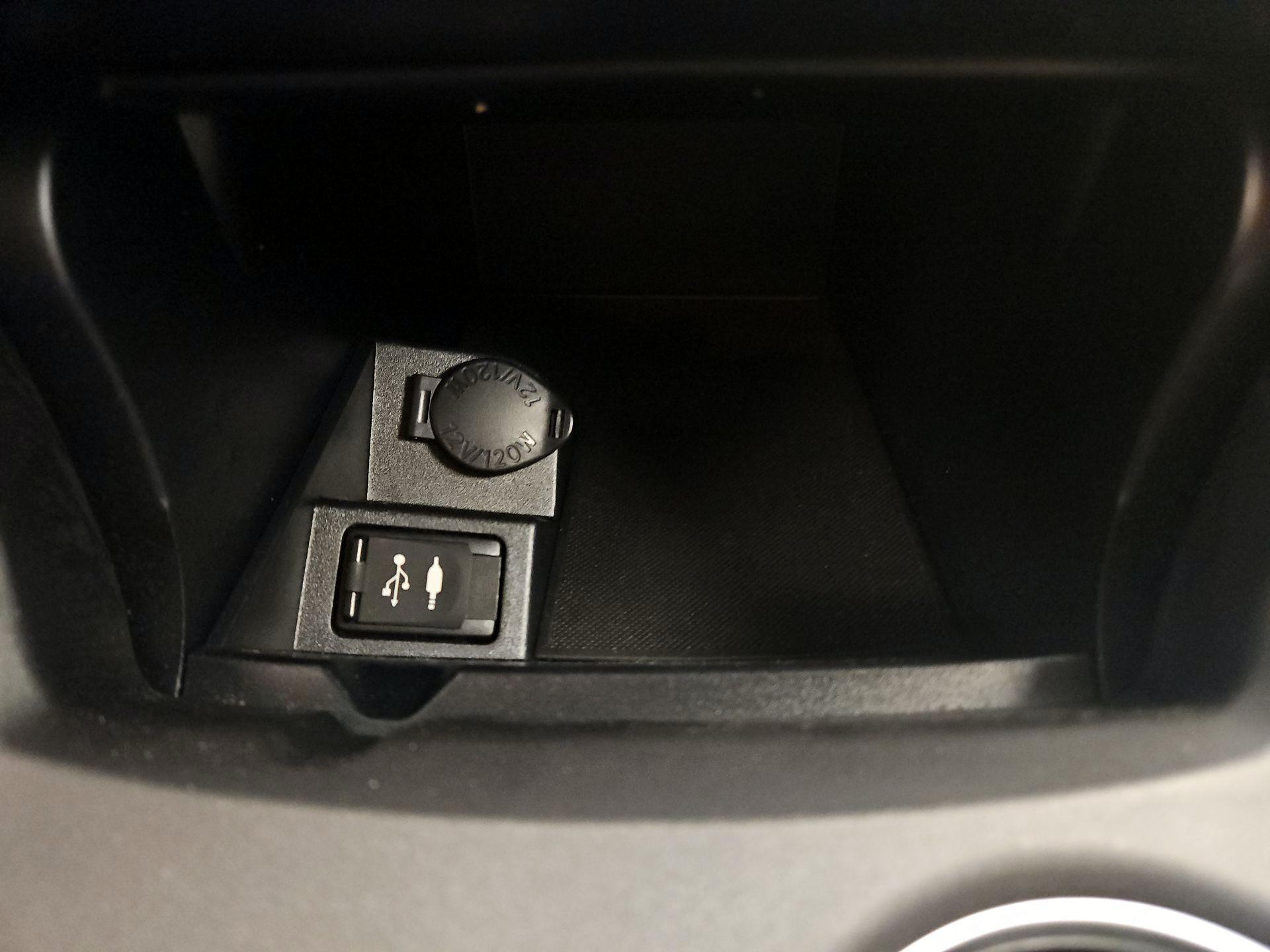 Thumbnail: 2017 Toyota Camry - 18