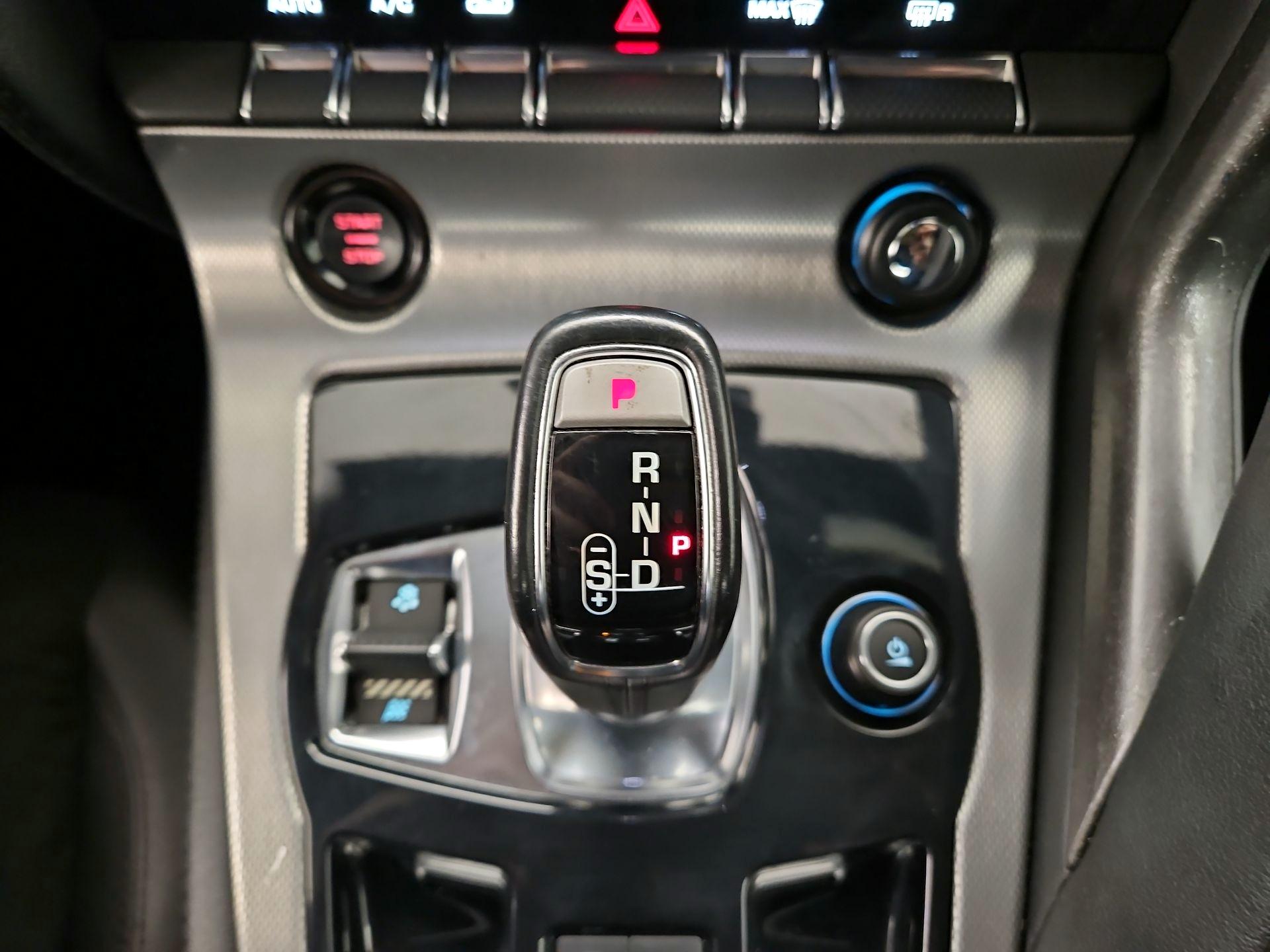 Thumbnail: 2016 Jaguar F-Type - 17