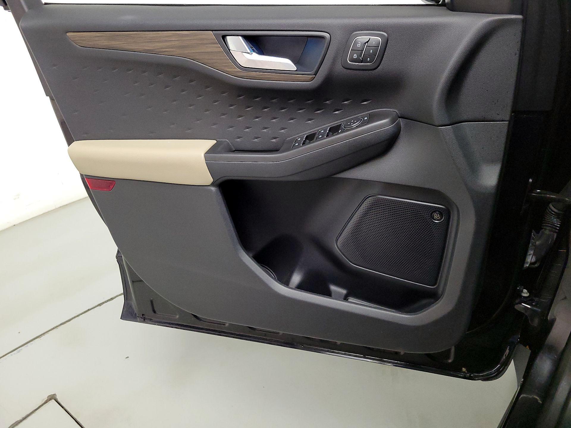 Thumbnail: 2020 Ford Escape - 12