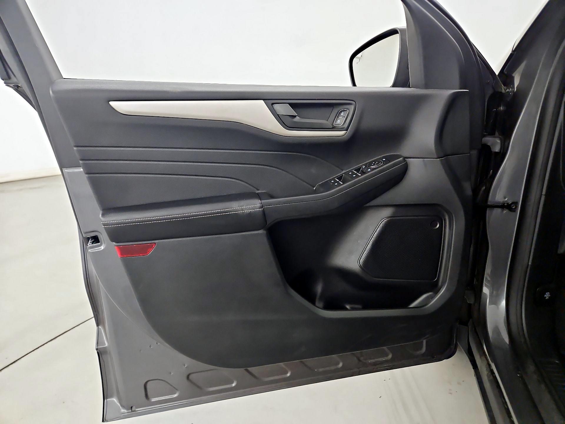 Thumbnail: 2022 Ford Escape - 12