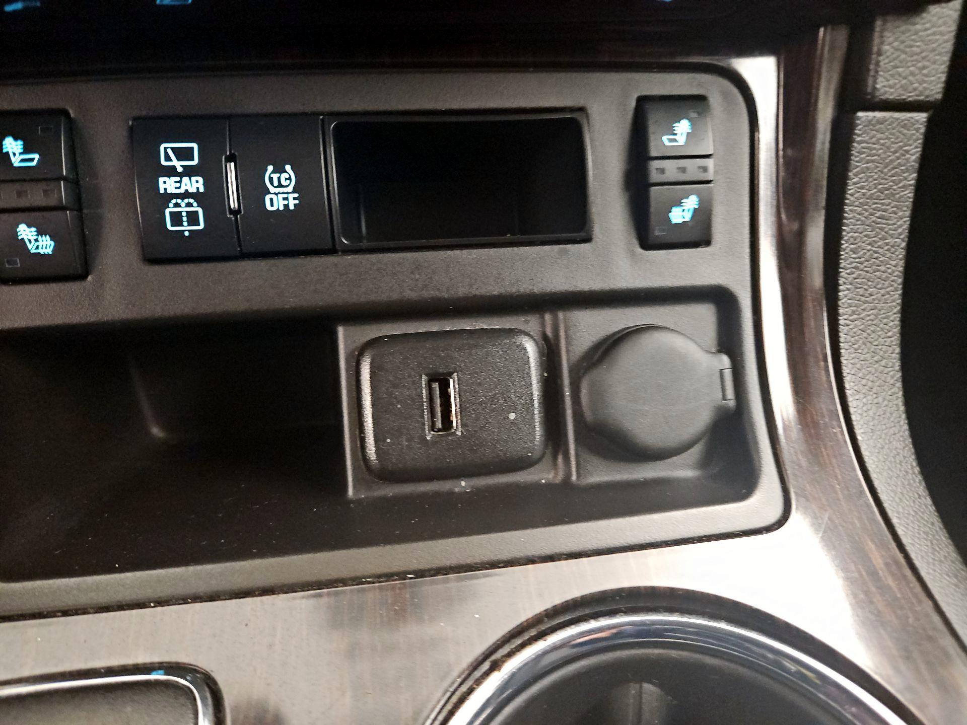 Thumbnail: 2017 Chevrolet Traverse - 18