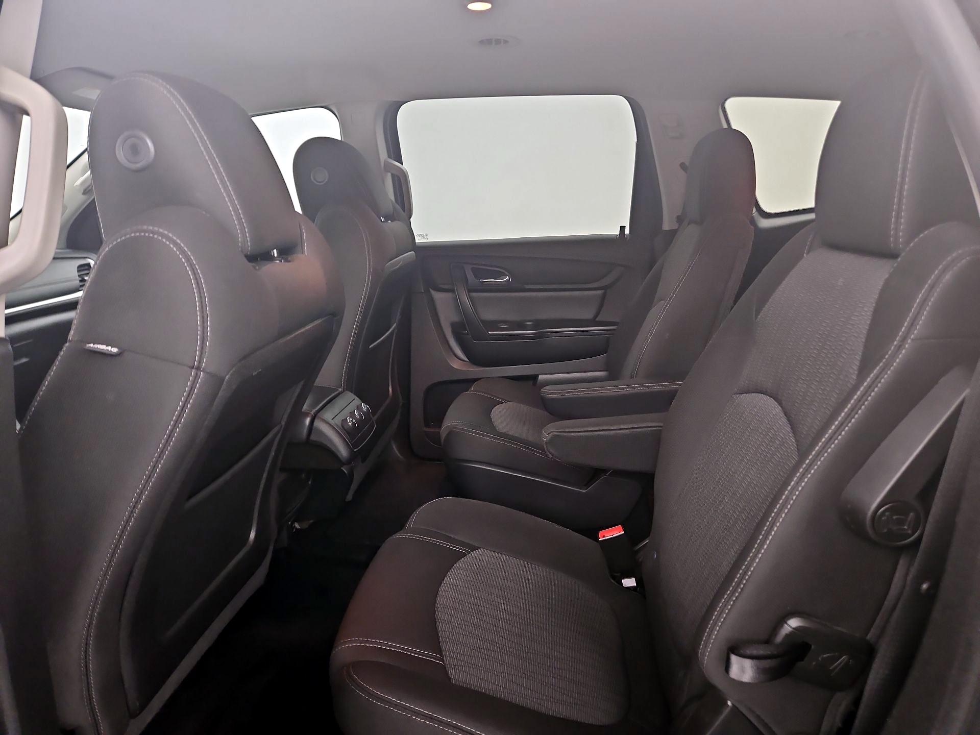 Thumbnail: 2017 Chevrolet Traverse - 19