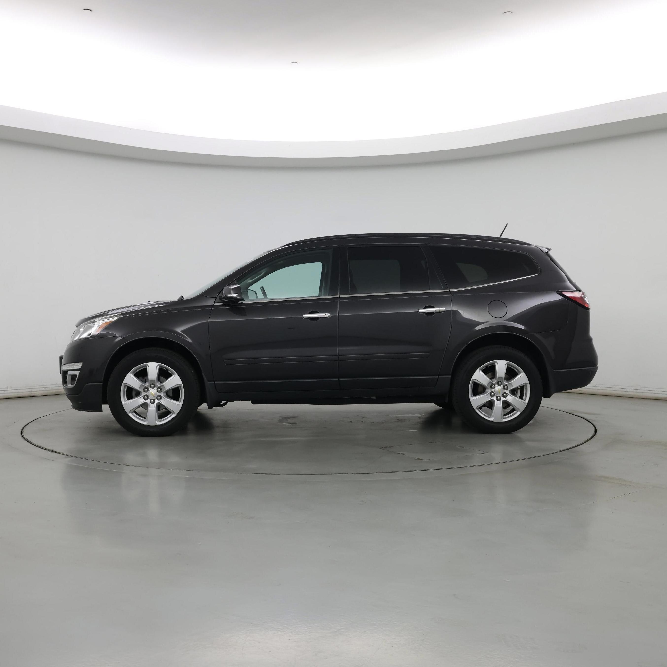 Thumbnail: 2017 Chevrolet Traverse - 3