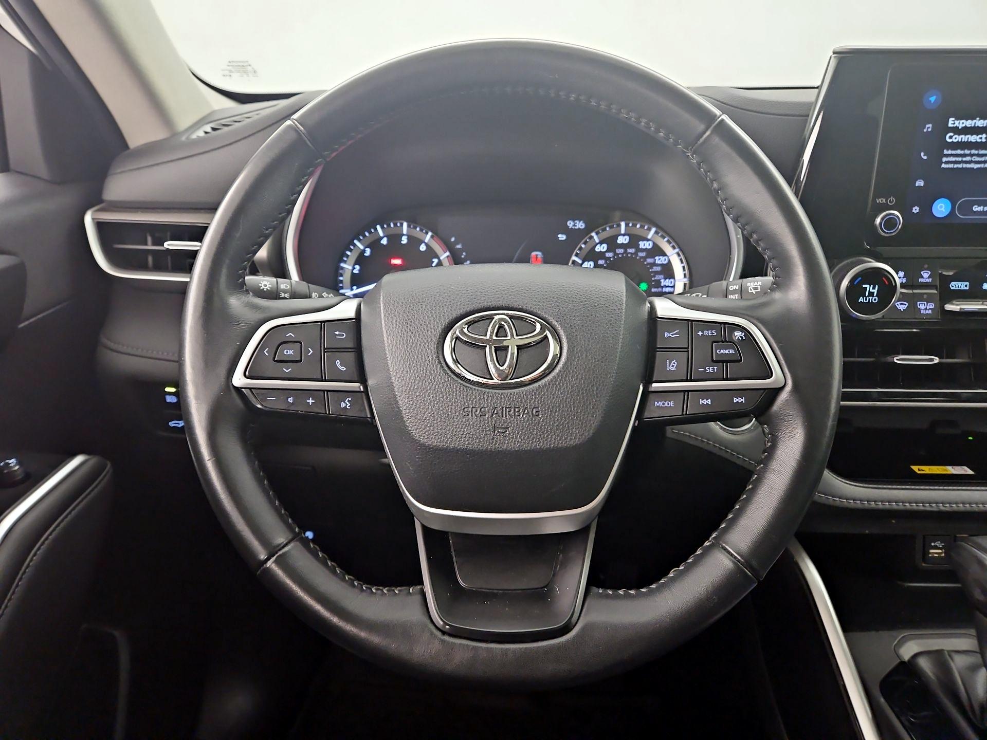 Thumbnail: 2023 Toyota Highlander - 10