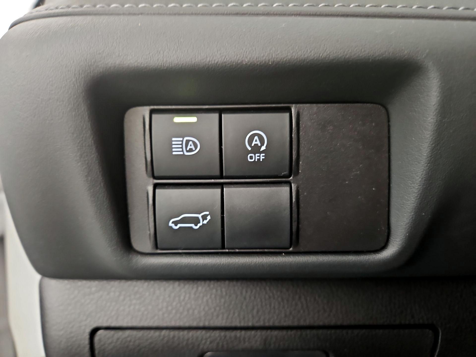 Thumbnail: 2023 Toyota Highlander - 13