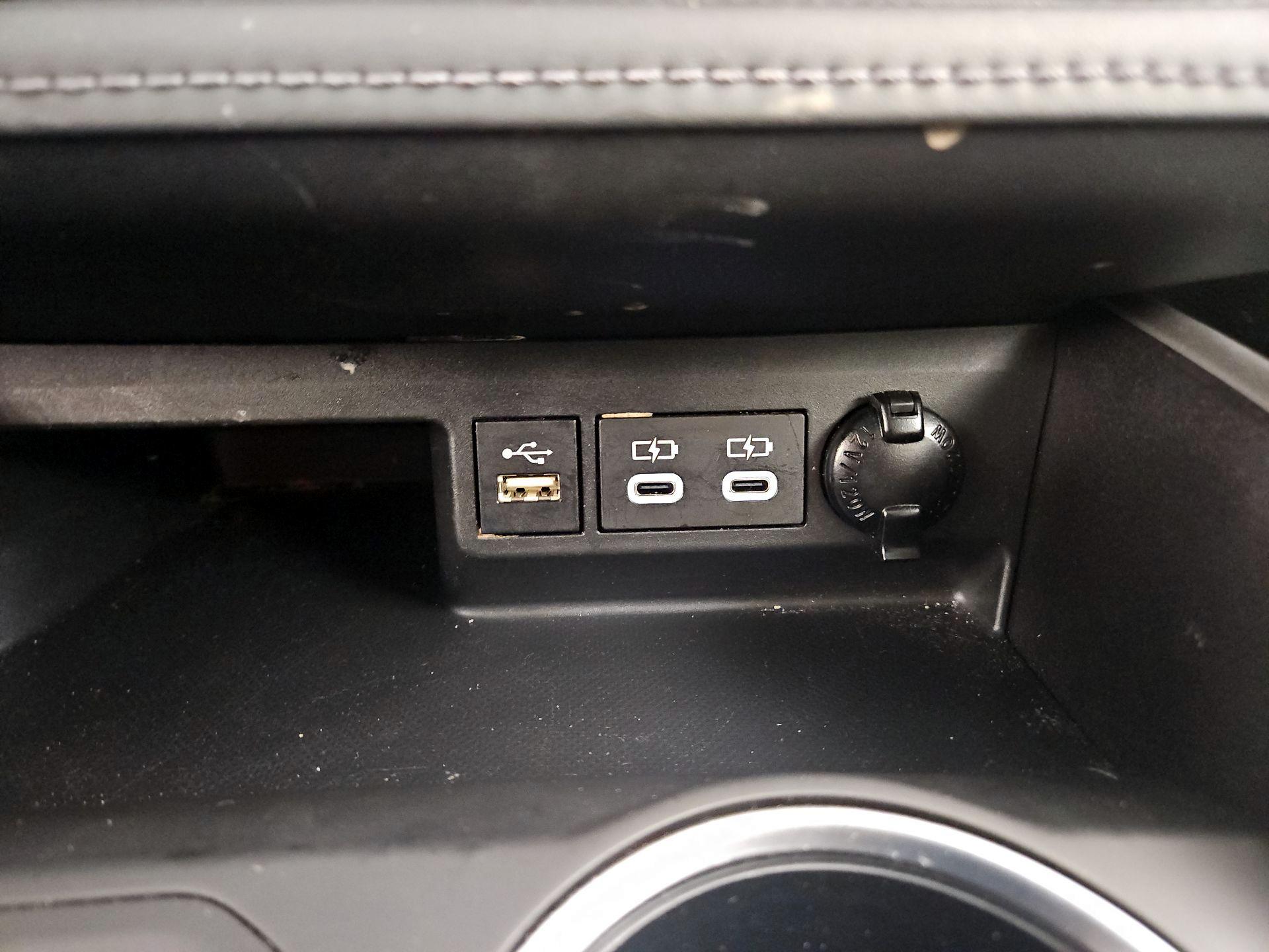 Thumbnail: 2023 Toyota Highlander - 18