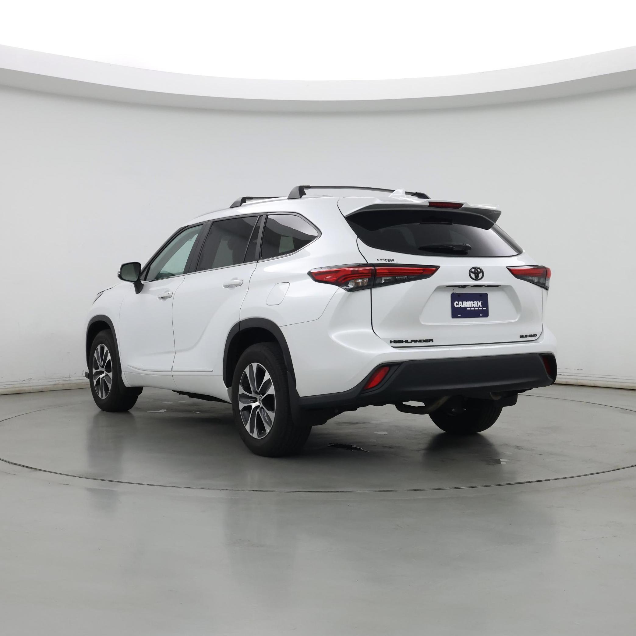 Thumbnail: 2023 Toyota Highlander - 2