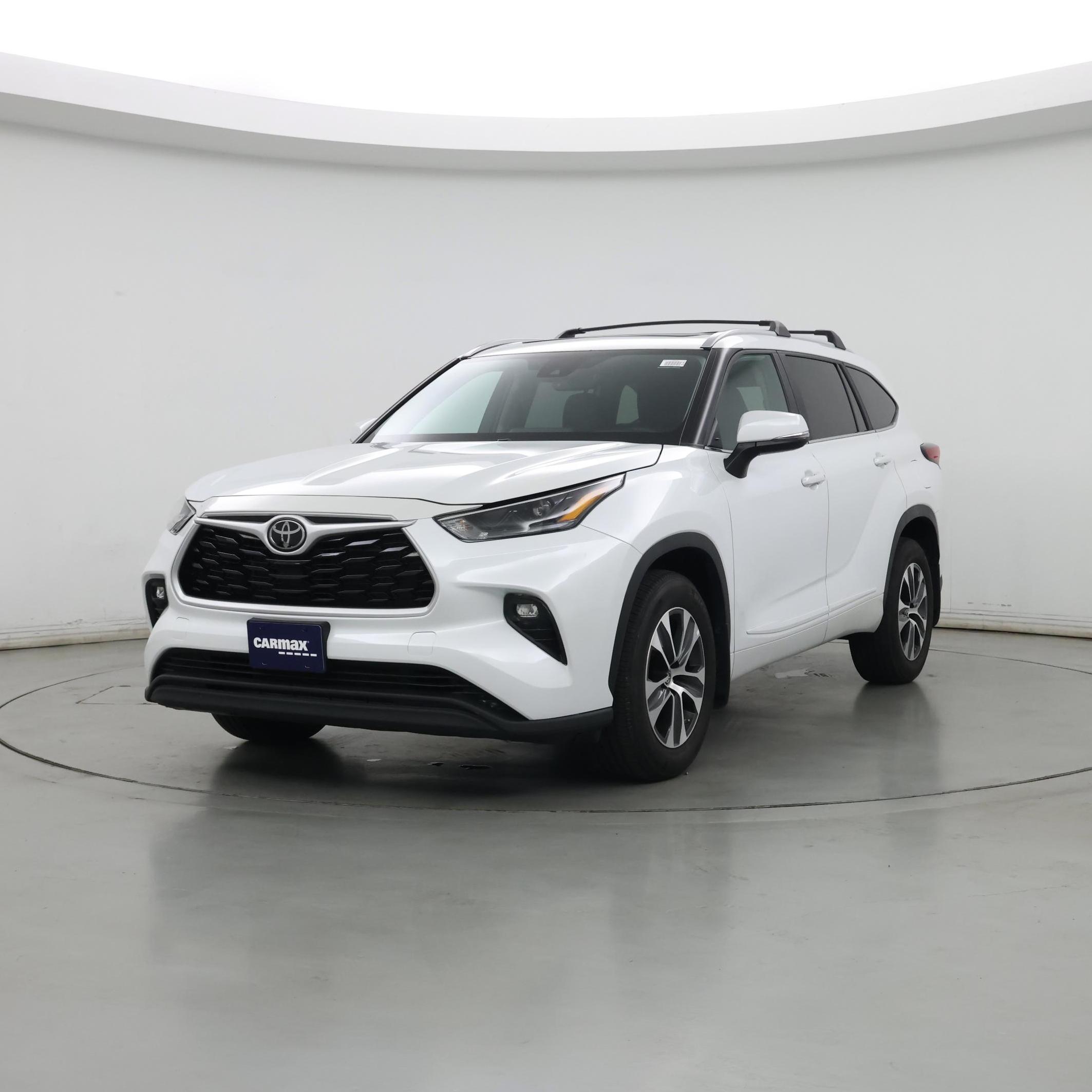 Thumbnail: 2023 Toyota Highlander - 4