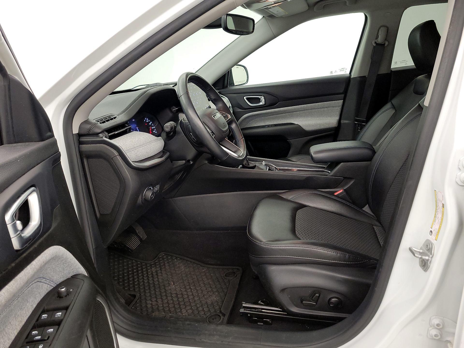 Thumbnail: 2022 Jeep Compass - 11